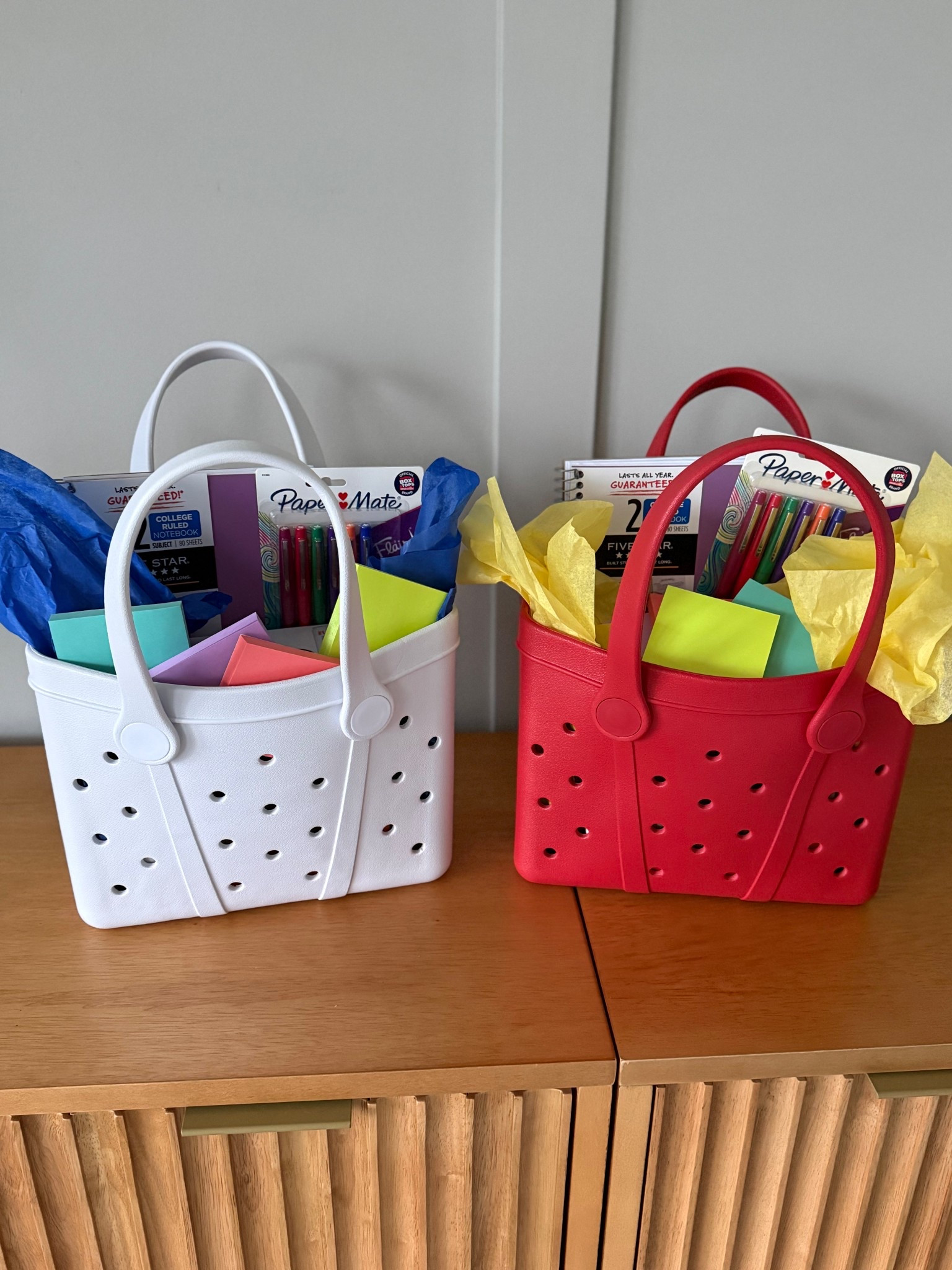 Affordable teacher gift baskets they’ll actually like! 
Teacher gifts
End of school year gifting 
