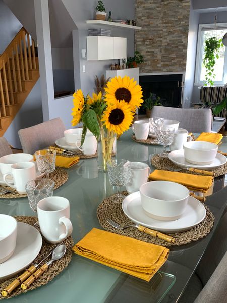 Neutral brunch tablescape using beige dinnerware, bamboo cutlery and mustard napkins


#LTKhome #LTKfindsunder100 #LTKSeasonal