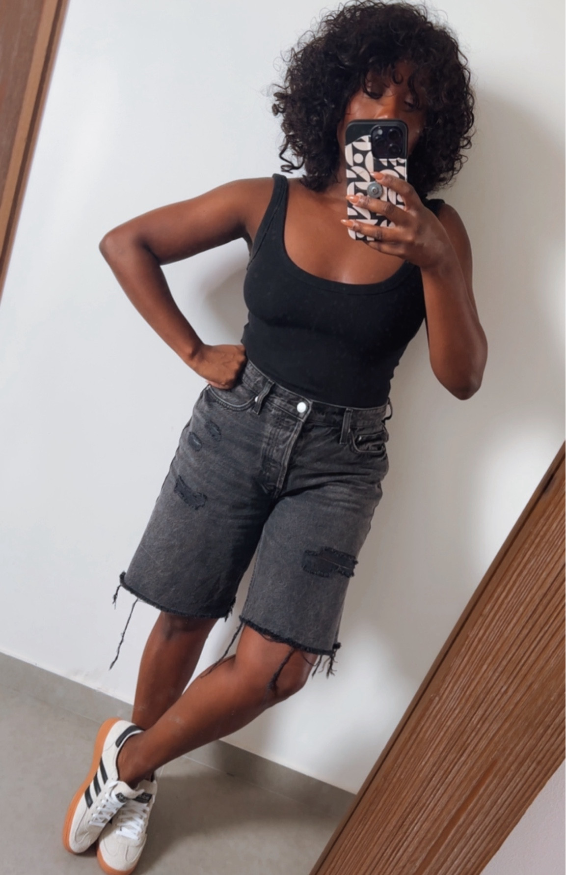 Short en denim , body et Spezial

#LTKfrance #LTKsale #LTKsummer