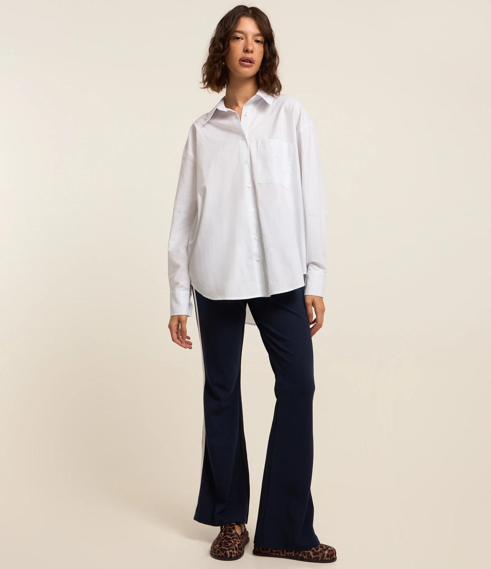 Camisa Alongada em Tricoline com Bolso Branco - Lojas Renner | Renner (BR)