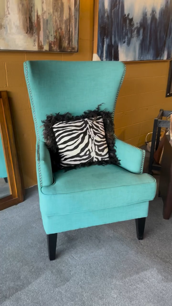 Check out this wingback blue chair and  four poster bed. You can pick them up at Interior Styles Furniture Gallery in Conyers right now!

 #interiorstyling  #bluewingbackchair  #FourPosterBed #FirstLadyApproved

 Interior Styles Furniture Gallery

#LTKHome