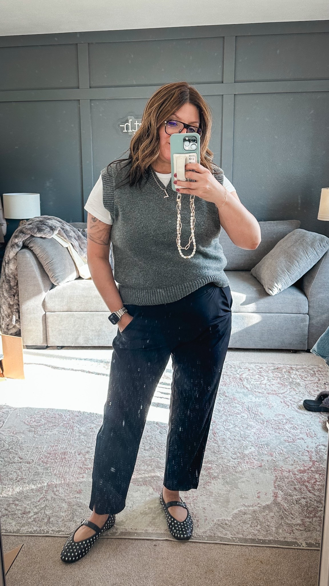 Today’s adjudicator ‘fit:
Zara v-neck vest (XL) - 5536/143 
Abercrombie tee (L)
Athleta pants (12)
Madewell flats 

#LTKOver40 #LTKMidsize #LTKStyleTip