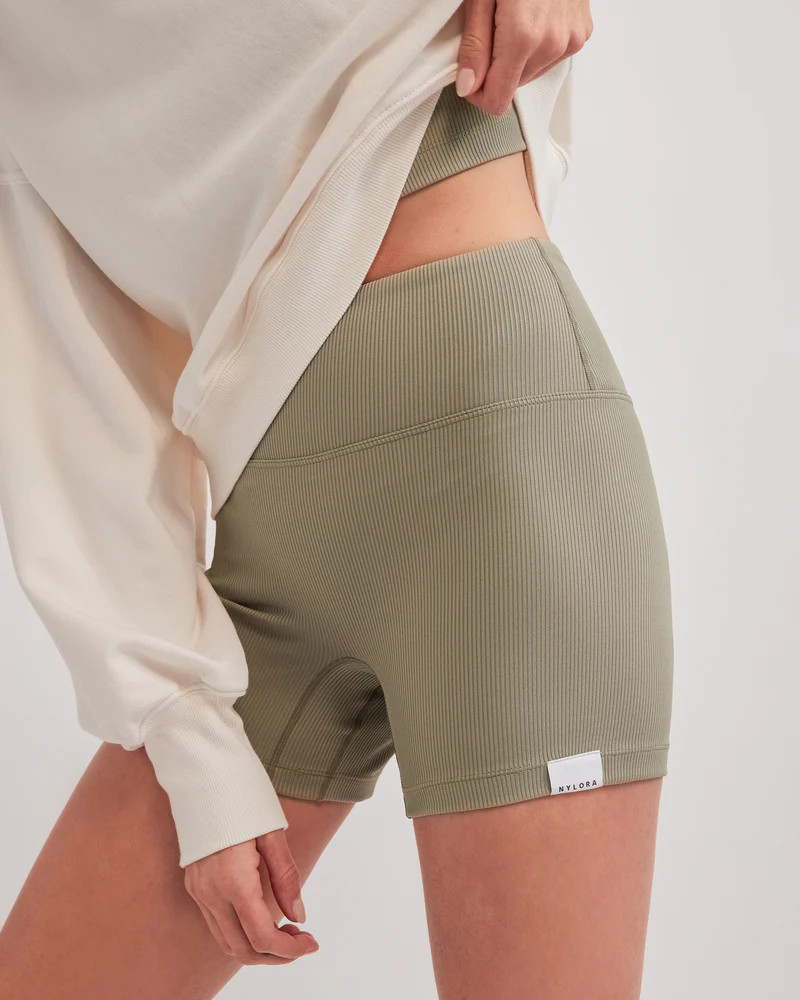KALI BIKER SHORTS SAGE | Nylora
