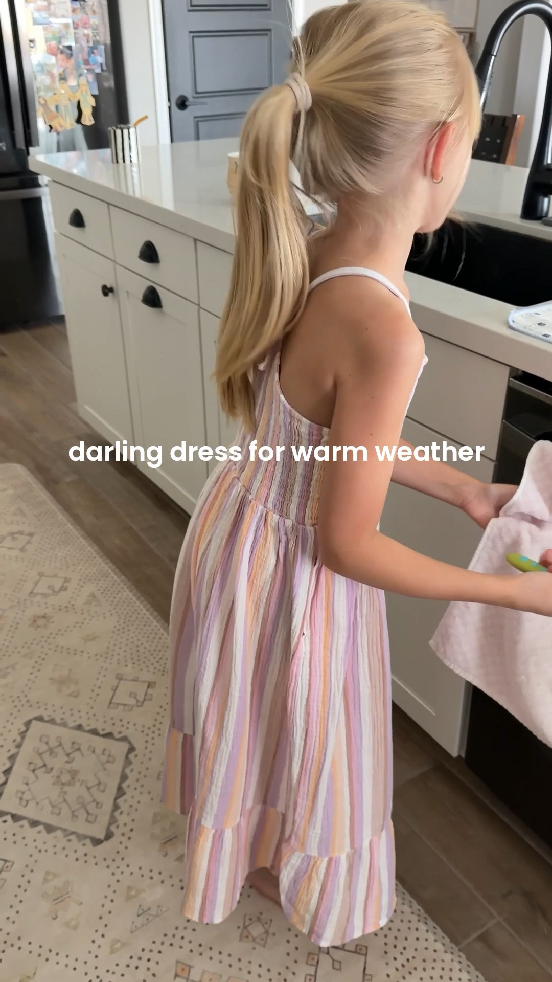 sis is in a size small 💗