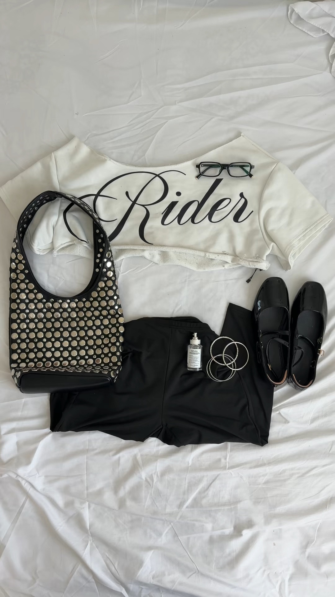 Capris it girl outfit, chic black and white casual running errands ballet flats tall girl friendly 

#LTKootd #LTKTall
