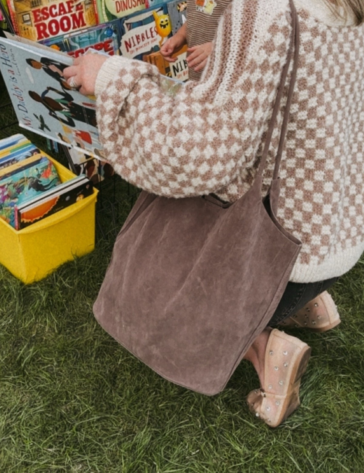 Amazon suede bag under $20! 

#amazonbag #amazonfinds #amazonfashion #suedebag 

#LTKItBag #LTKSaleAlert #LTKFindsUnder50