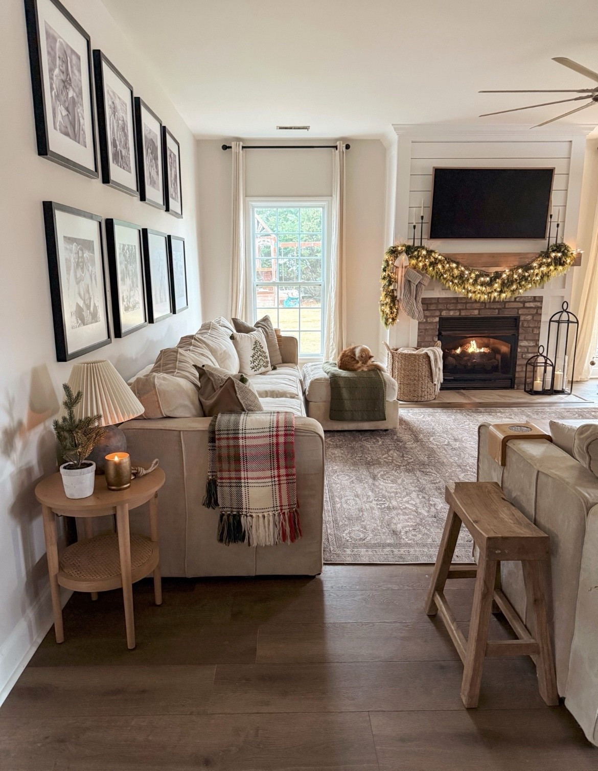 Christmas Living Room! 🎄🎅🏻

#LTKSeasonal #LTKStyleTip #LTKHome