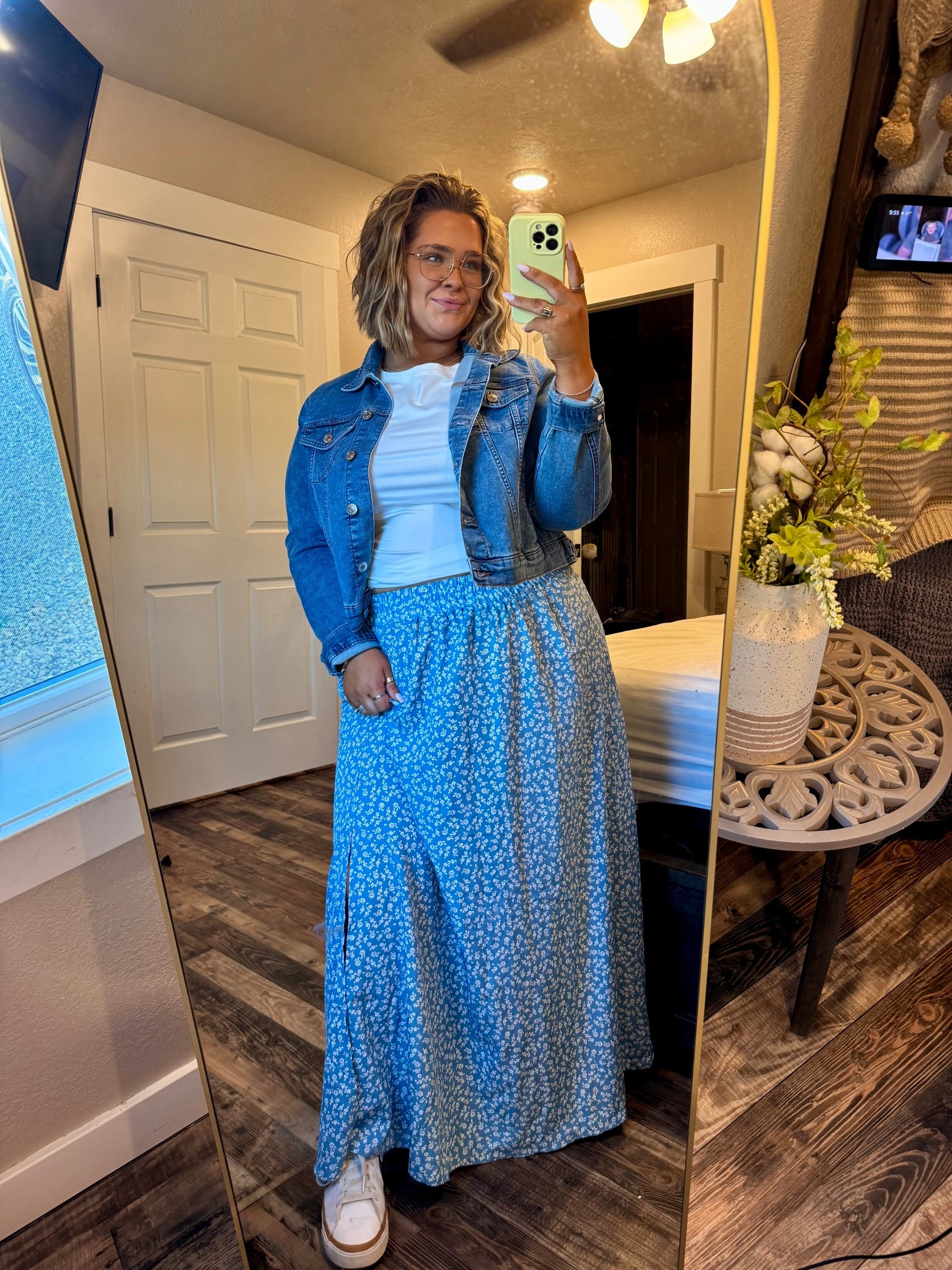 Comfy, cute, and actually flattering?? say less 😌
Spring outfit for my size 18 girls that get it.

Shop it on my LTK 🖤

#plussize
#size18
#SpringOutfits
#SpringStyle
#SpringFashion
#OOTDInspo
#EverydayOutfits