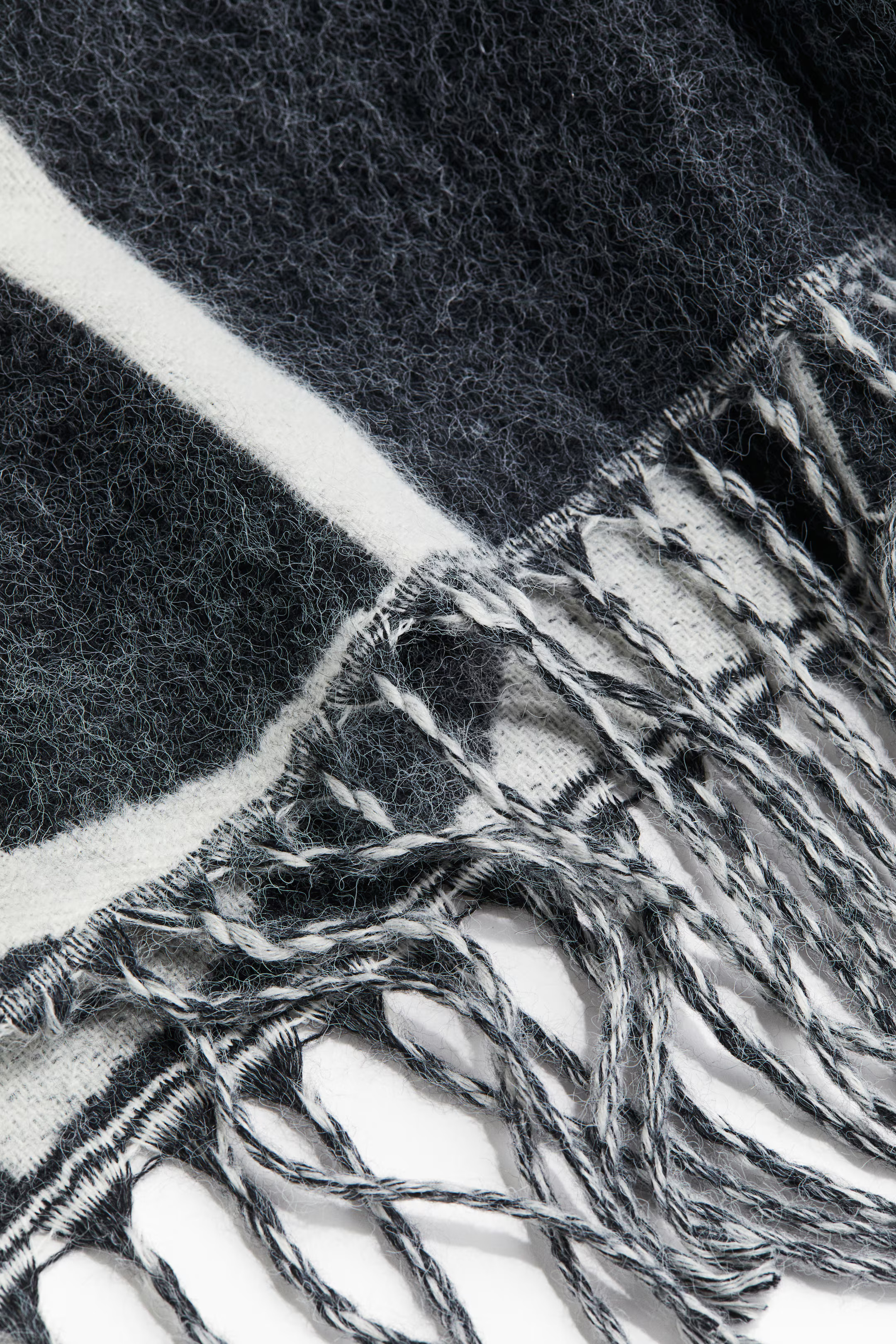 Scarf | H&M (UK, MY, IN, SG, PH, TW, HK)