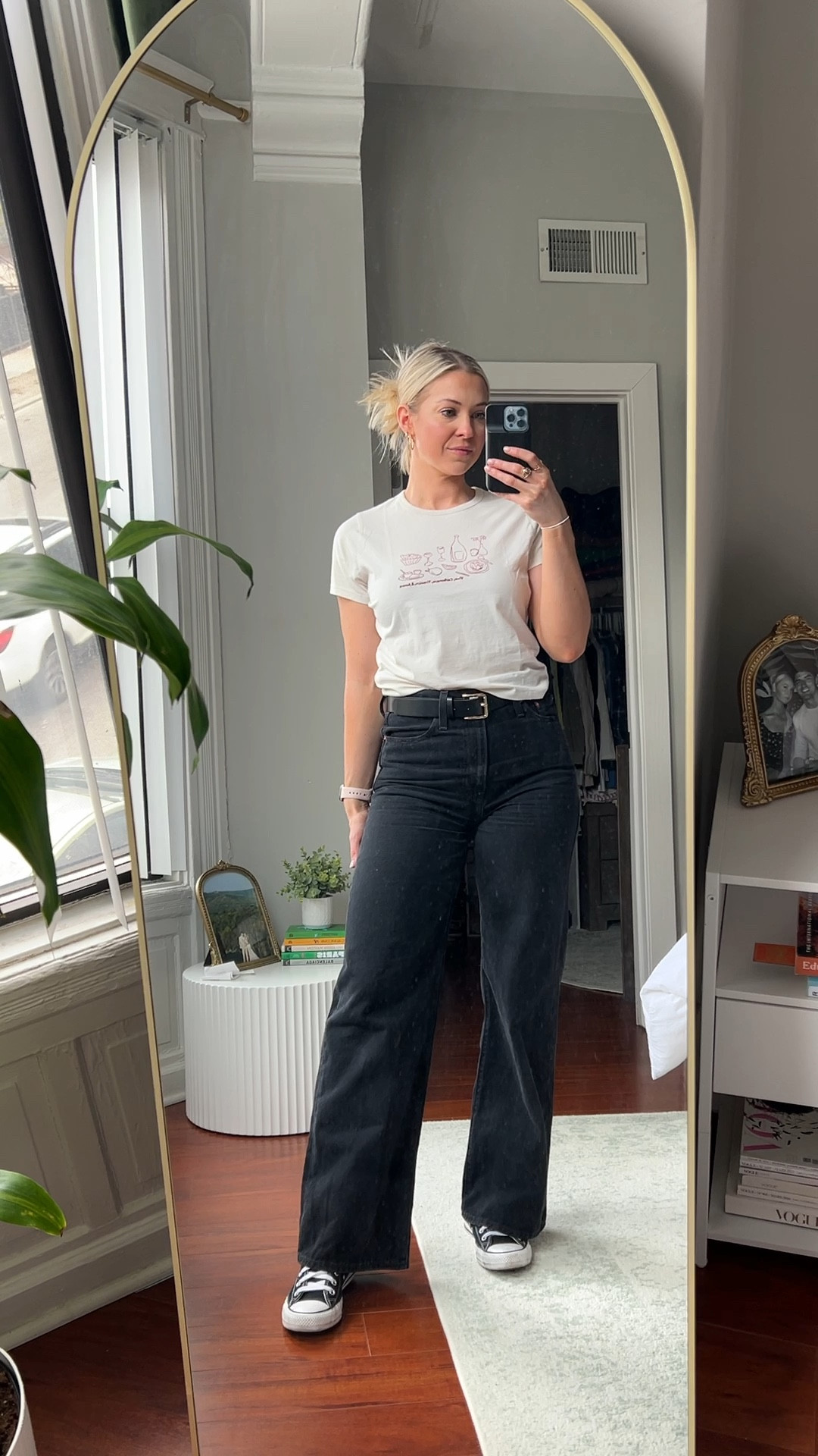 Casual & comfy ootd 🖤

The denim runs true to size. I’m wearing a size 27 & size small in the top 

#LTKstyletip