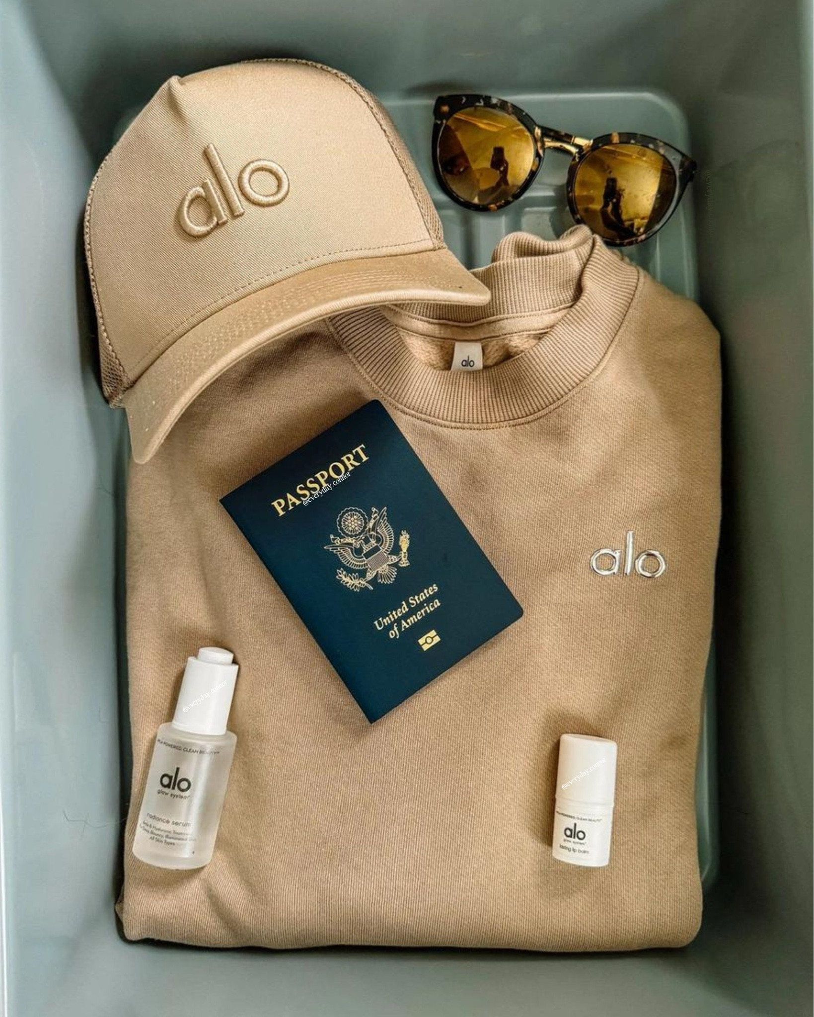 Obsessed with Alo’s gravel drop 

Alo yoga, airport outfit, travel outfit, vacation outfit, cozy hoodie, crewneck hoodie, neutral crewneck, oversized crew, neutral, clean skincare, alo wellness, Alo skincare

#LTKActive #LTKTravel #LTKStyleTip