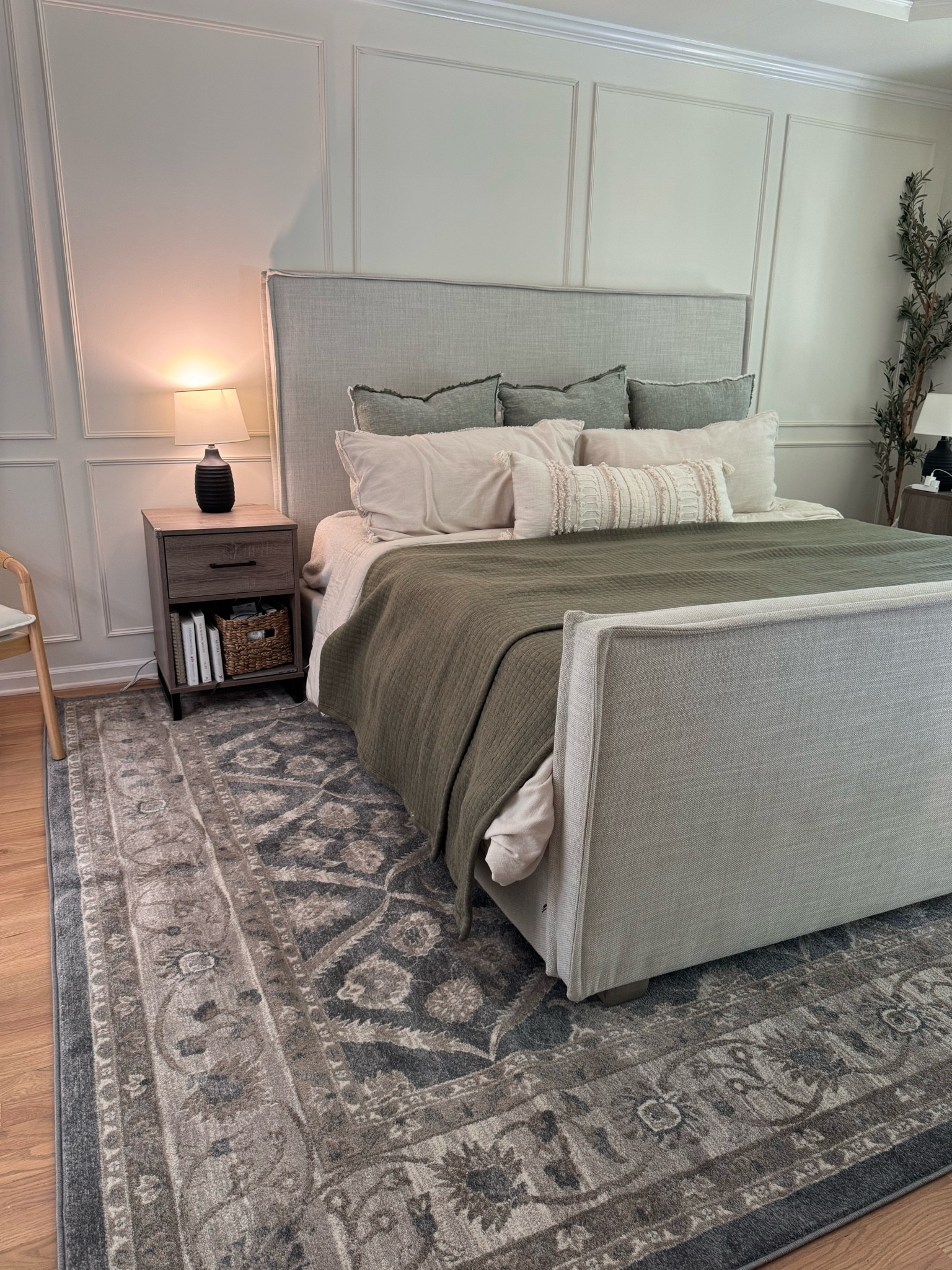 Primary bedroom rug // area rug // 



#LTKHome #LTKFamily #LTKStyleTip