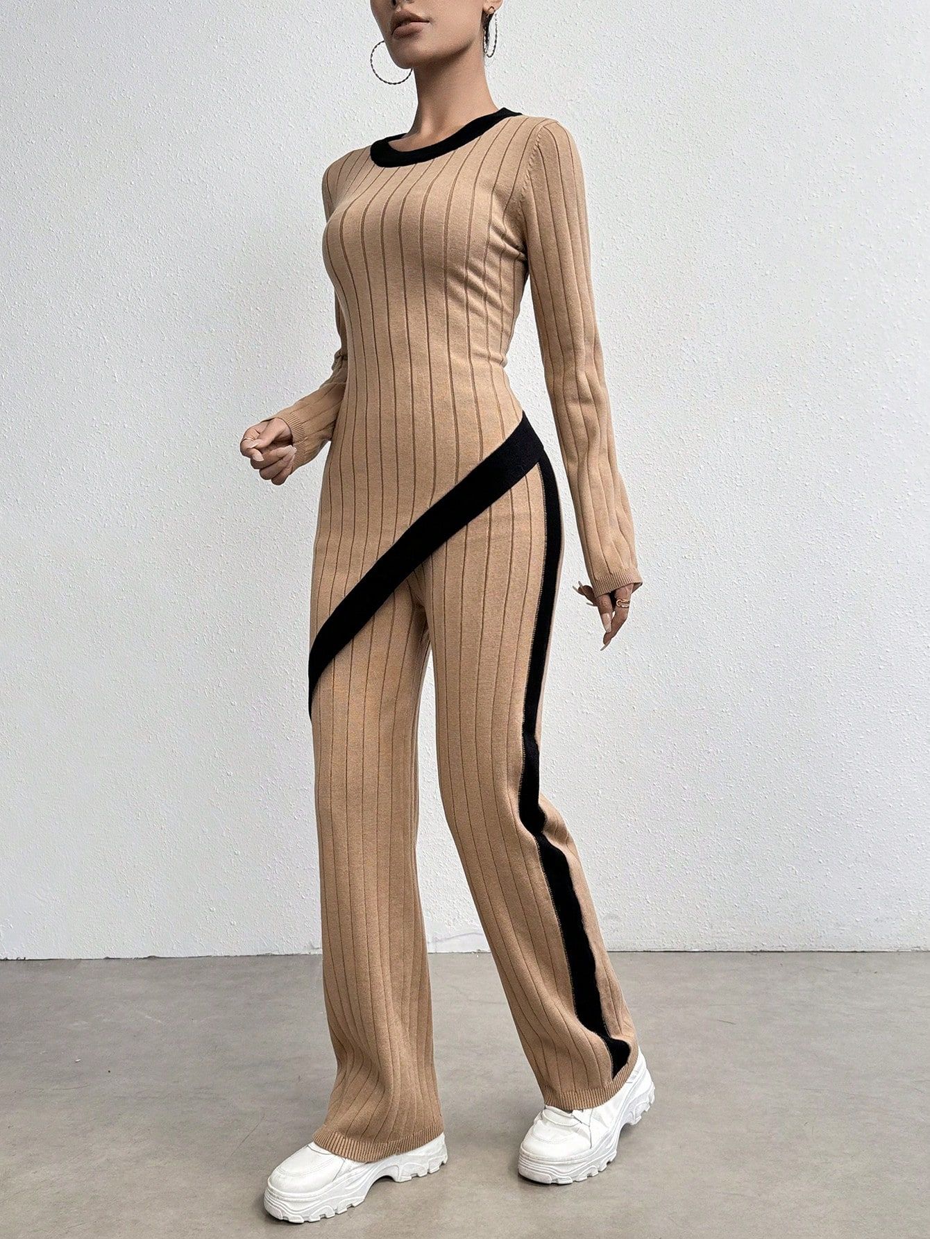 SHEIN Essnce Contrast Trim Asymmetrical Hem Sweater & Knit Pants | SHEIN