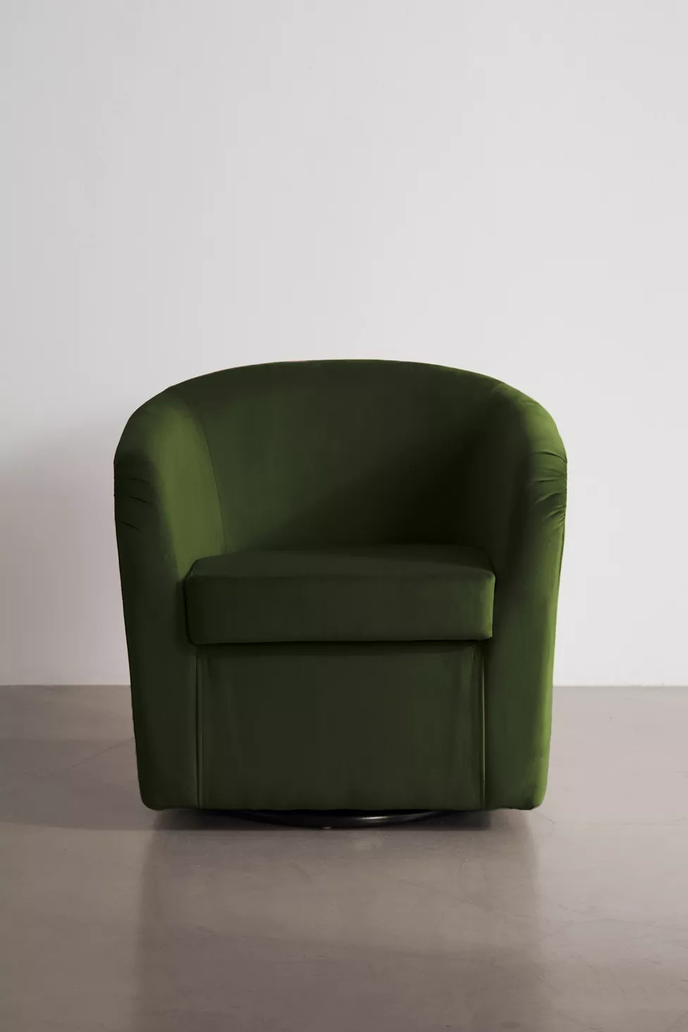 Kennedy Velvet Swivel Chair | Urban Outfitters (US and RoW)
