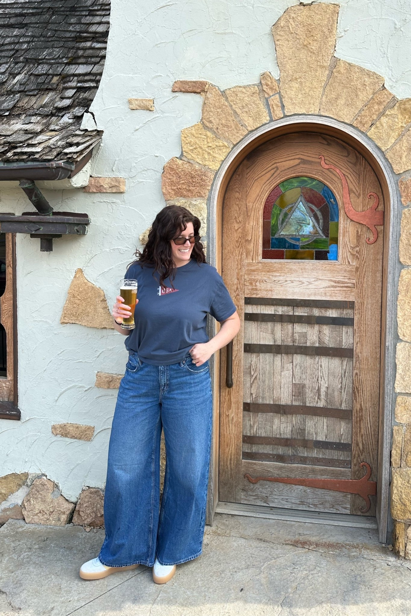 memorial day weekend ootd #memorialday #memorialdayweekend #lifeisgood #americaneaglejeans #momjeans @American Eagle Outfitters

#LTKootd #LTKmomlife