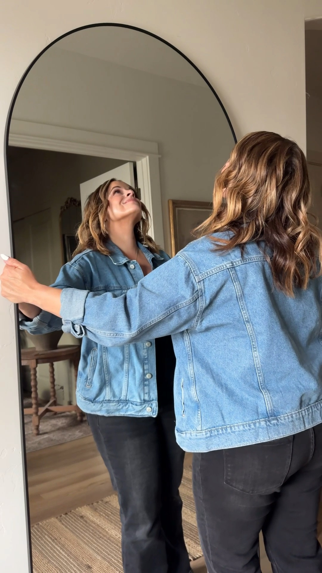 Huge edit friendly arched mirror from Amazon

#LTKHome #LTKSaleAlert