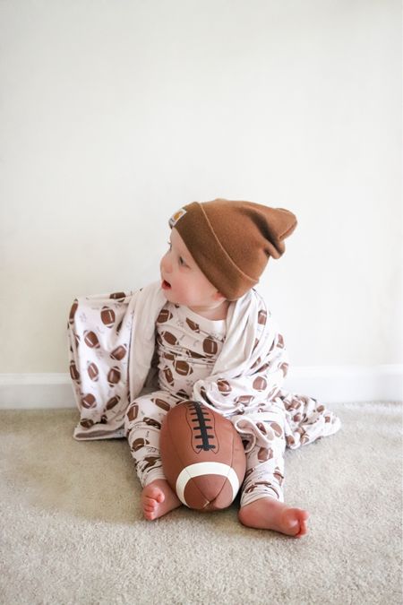 Bamboo football blanket and pajamas 

#ad #dreambiglittleco #dblcpartner football pajamas / kids pajamas / baby pajamas / bamboo pajamas / game day pajamas / gameday outfit / Super Bowl outfit / football season 

#LTKbaby #LTKfamily #LTKkids