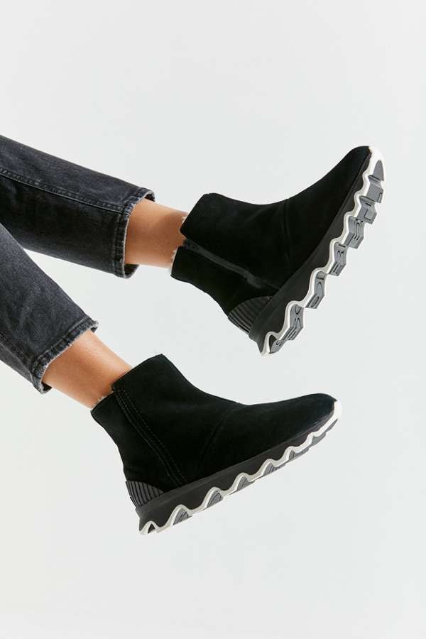 sorel kinetic short lace up booties