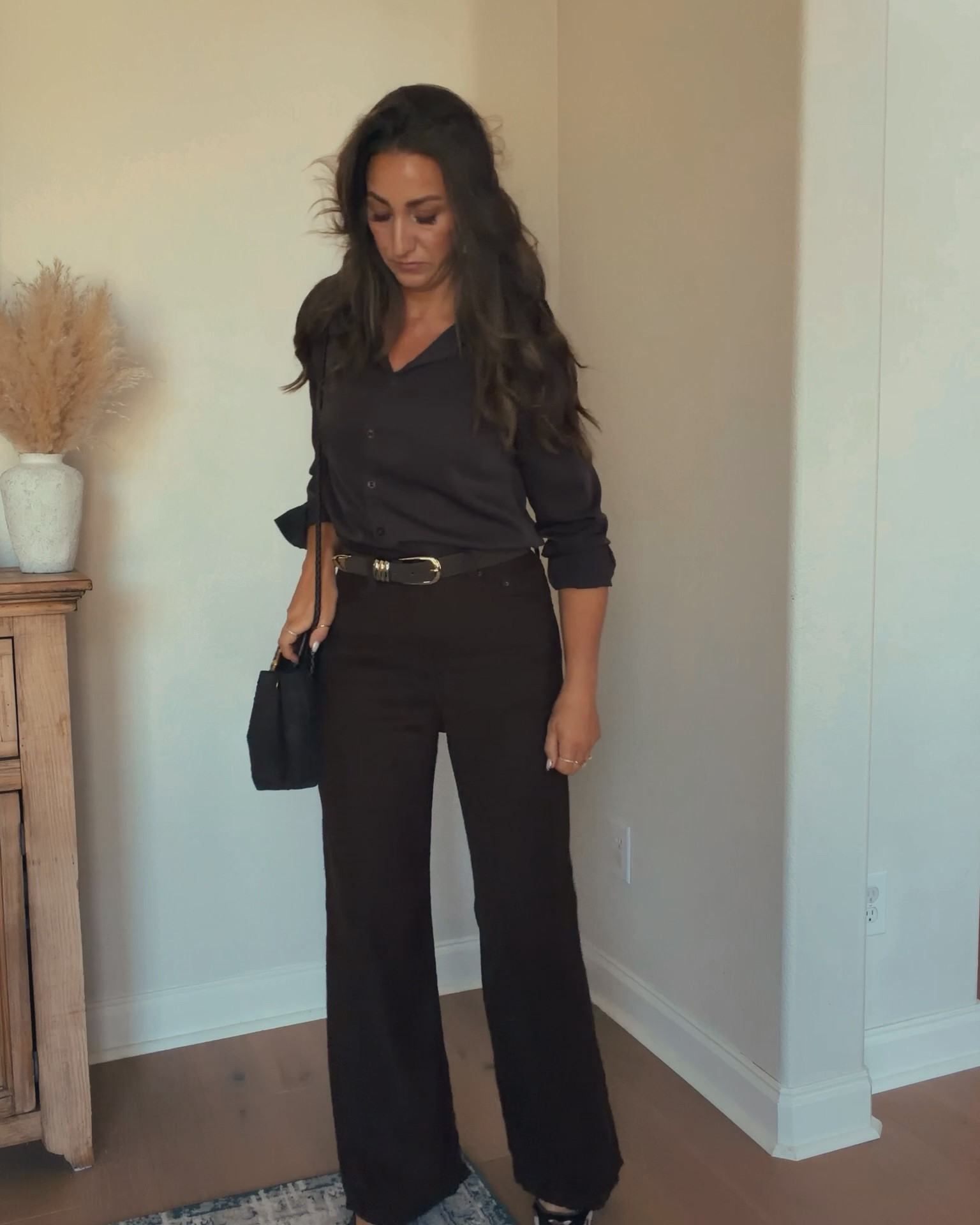 september has stole my heart already • i see cooler temps in the forecast so I’m a happy gal • target + amazon finds are always my favorite for staple pieces ... here is a glimpse of this week’s fall-ish items as Levi’s makes two appearances 

comment NEED to shop it all

(also these Levi’s pants in the chocolate brown are 🤌🏼)

#LTKSeasonal #LTKmomlife #LTKWorkwear