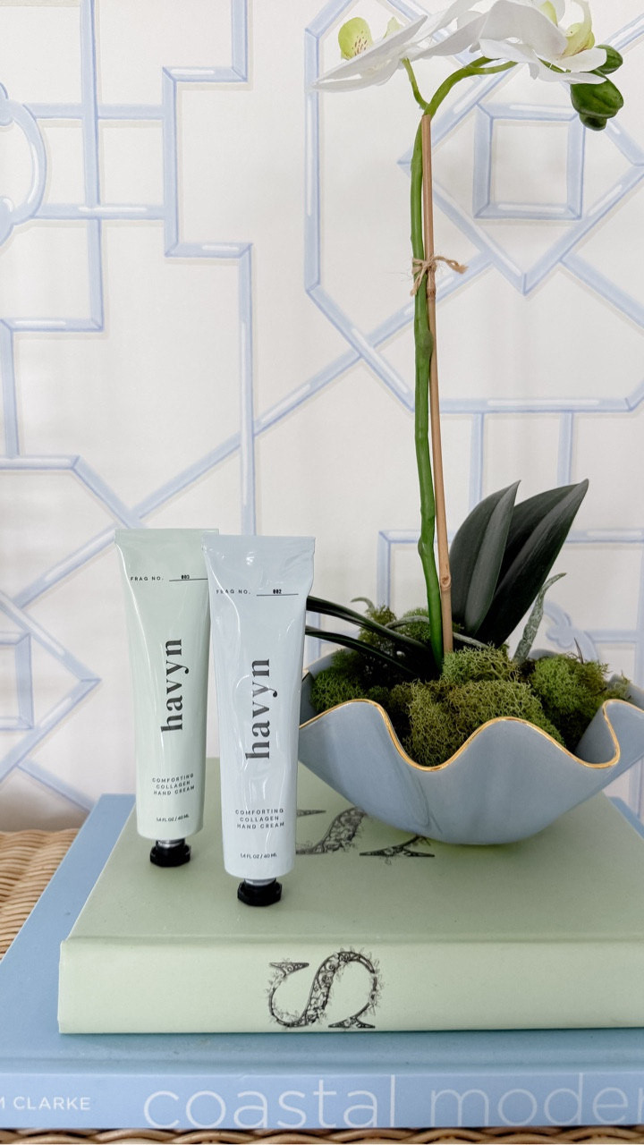 If you’ve ever loved fragrance… but your skin didn’t… 
This one’s for you friend! 🌸✨🤍

I have found Havyn at Anthropologie, it is the first allergen-free fine fragrance brand — meaning even sensitive skin girls can finally enjoy a beautiful scent without the reaction.
It’s clean, clinically tested, and truly feels like elevated self-care in your handbag, bedside table,  and even in your car (I have these everywhere !) and love giving them as gifts, the packaging is so lovely. 

Be sure to shop my favorite scents via my LTK storefront comment SHOP for details. 

@havynco @anthropologie #newskincare #sensitiveskin #anthropologie #skinlove  #liketkit gifted