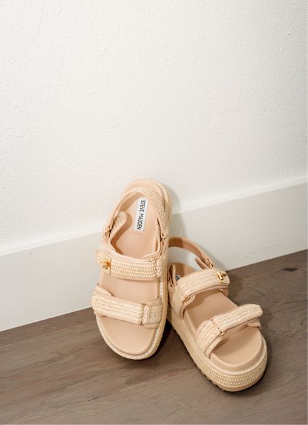 Love these Sandals! Perfect for vacation ☀️

Shoes - sandals - summer - Steve Madden - neutral sandals 

#LTKShoeCrush #LTKFindsUnder100 #LTKStyleTip