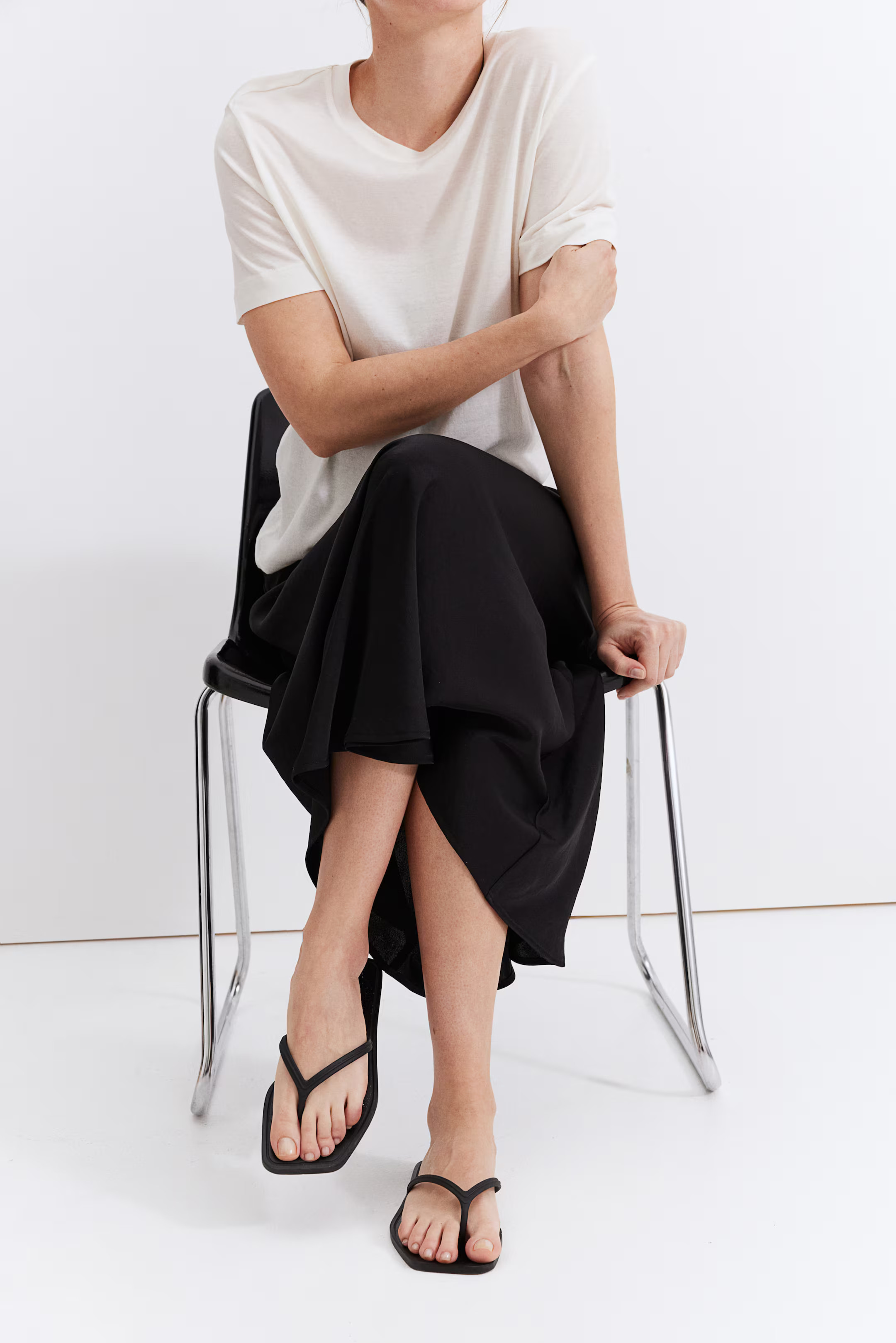 MAMA Satin skirt | H&M (UK, MY, IN, SG, PH, TW, HK)