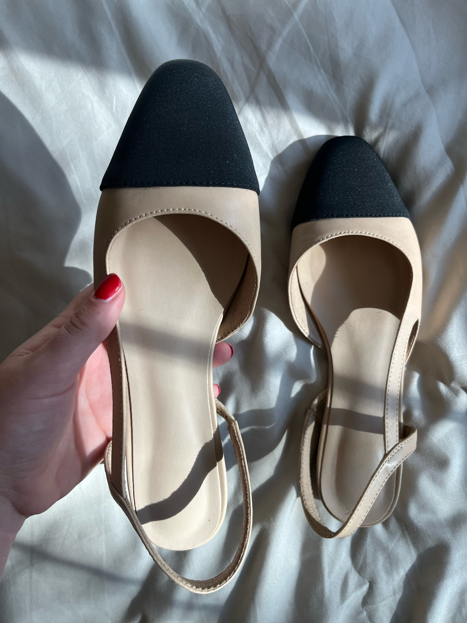 Fall shoes// neutral slingback flats 

I’ve had these since last year and they are so comfortable! 

#LTKFindsUnder50 #LTKStyleTip #LTKShoeCrush