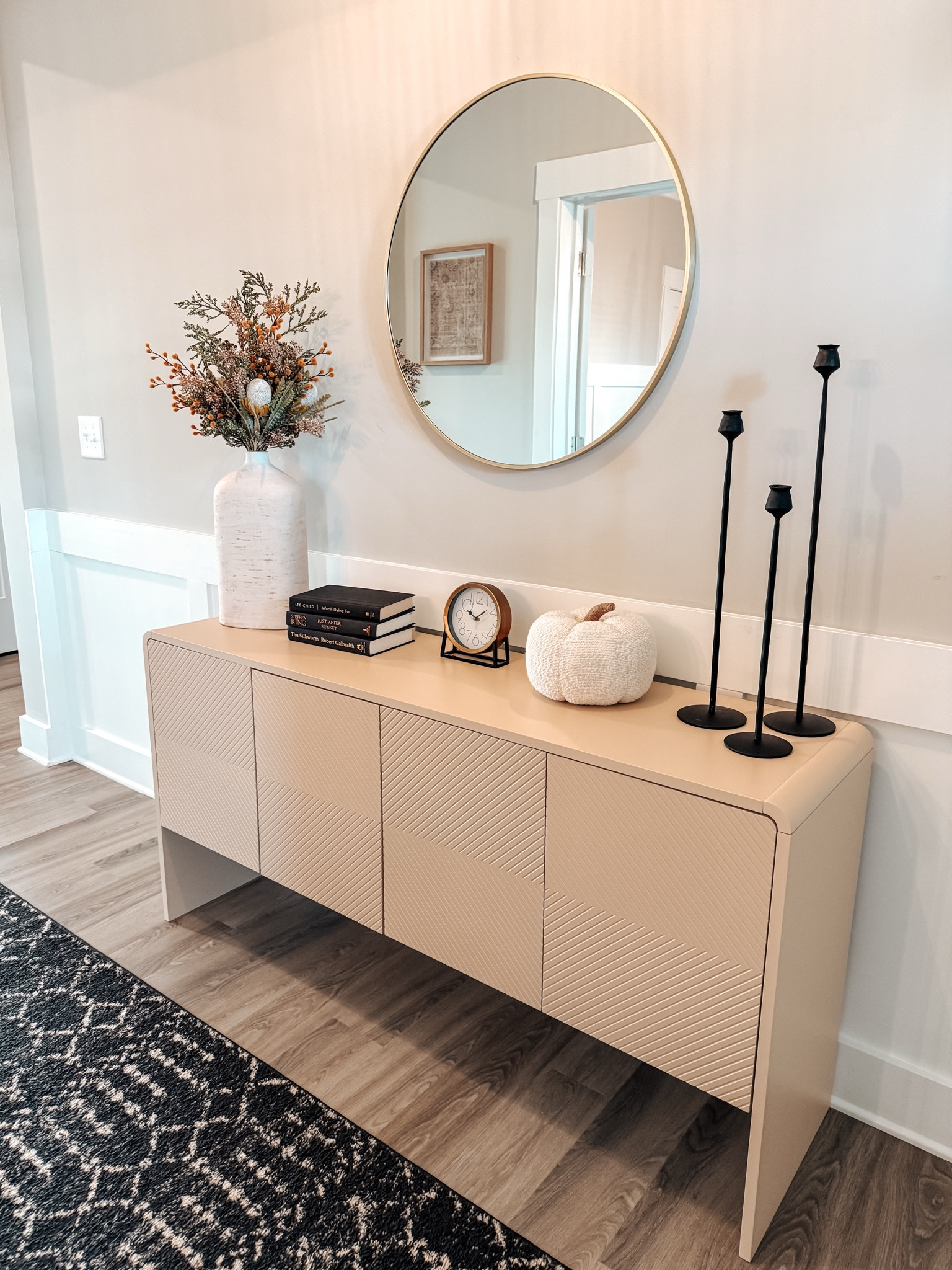 Entryway sidebar accent furniture runner mirror vase

#LTKHome #LTKStyleTip #LTKFamily