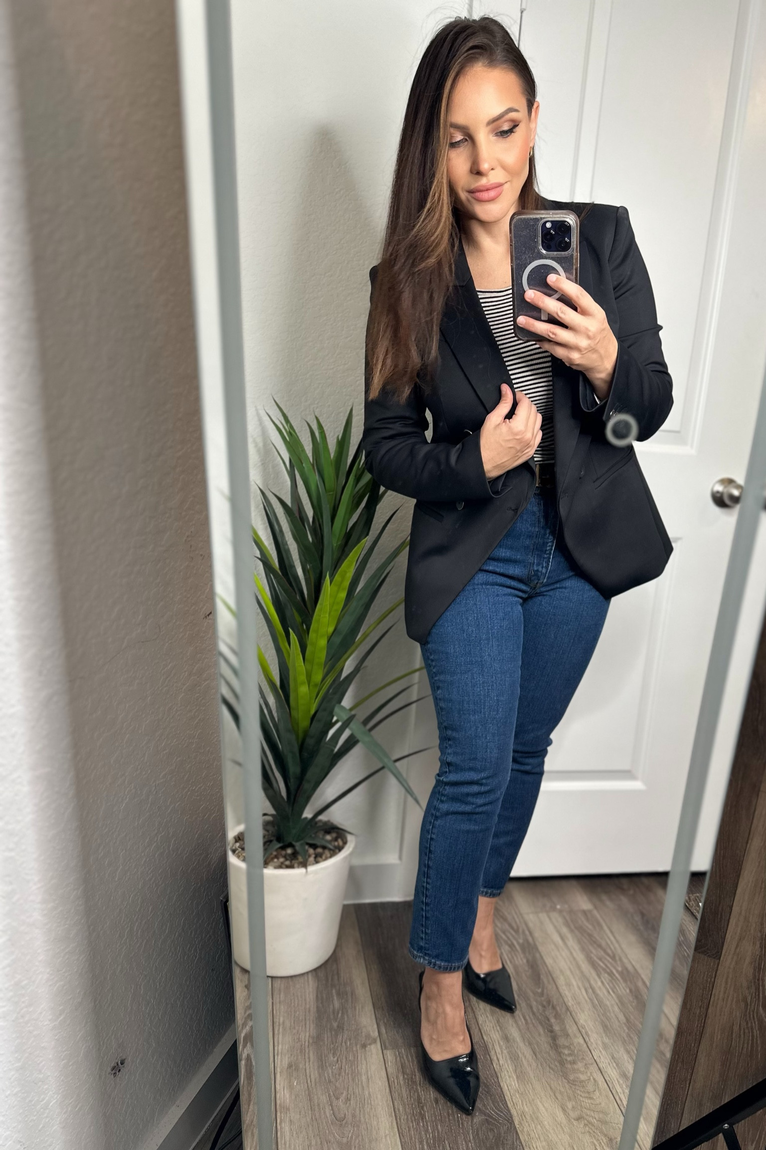 When I’m showing homes I like to be business casual 
These jeans are 26inch waist from Abercrombie 
The T is a small
Ans this Blazer from Express is also a small
I’m a little over 5’ tall and 135lbs for reference 