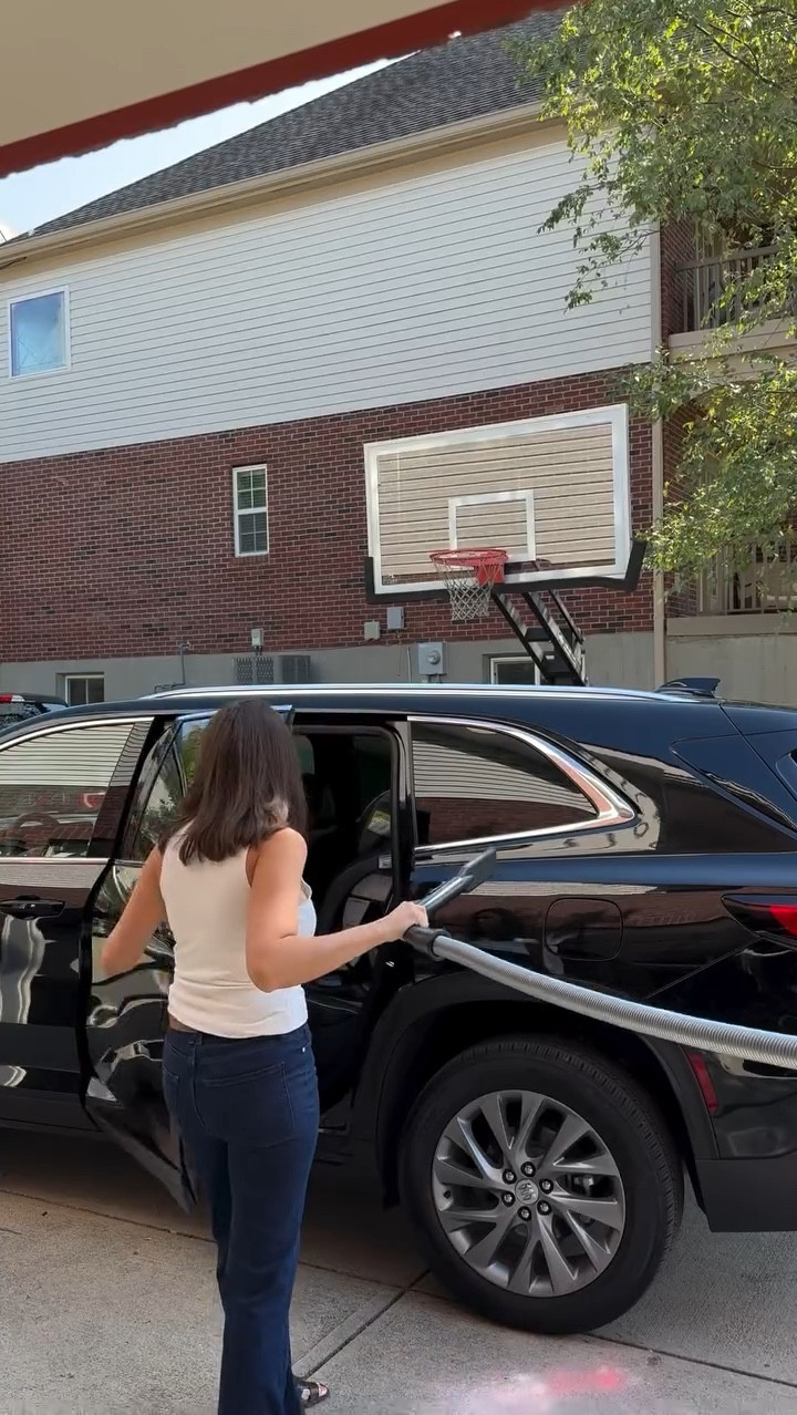 @giraffetools just made garage cleanup way more fun🙌🏻 I hate lugging around our bulky heavy shop vac so this wall mounted retractable wet/dry vac has been on my wishlist for a while. It has multiple attachments and the suction is 👌🏼. On sale now, so comment below and I’ll send the link your way!