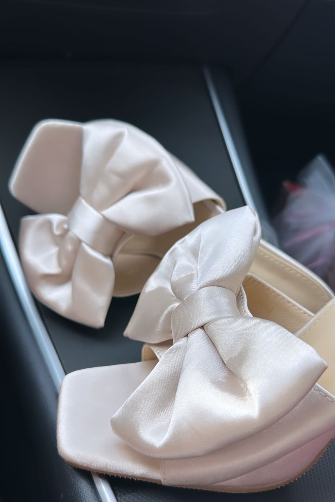 Baby shower heels #amazonheels #bowshoes #bowheels #babyshowershoes 