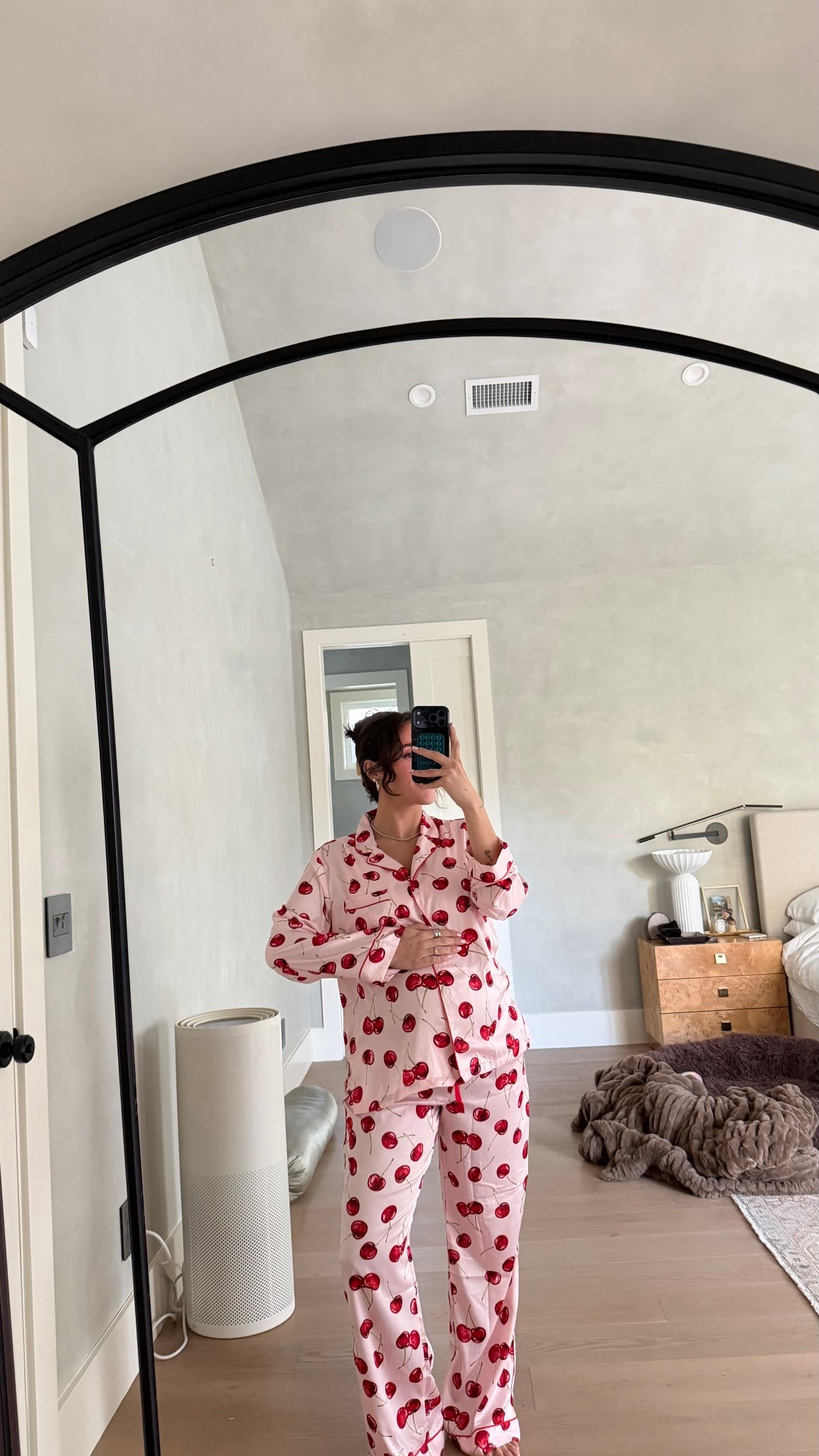 been living in @victoriassecret PJs this pregnancy. These are perfect for Valentine’s Day! 🍒🎀
COURTNEY20
#VSPartner 
