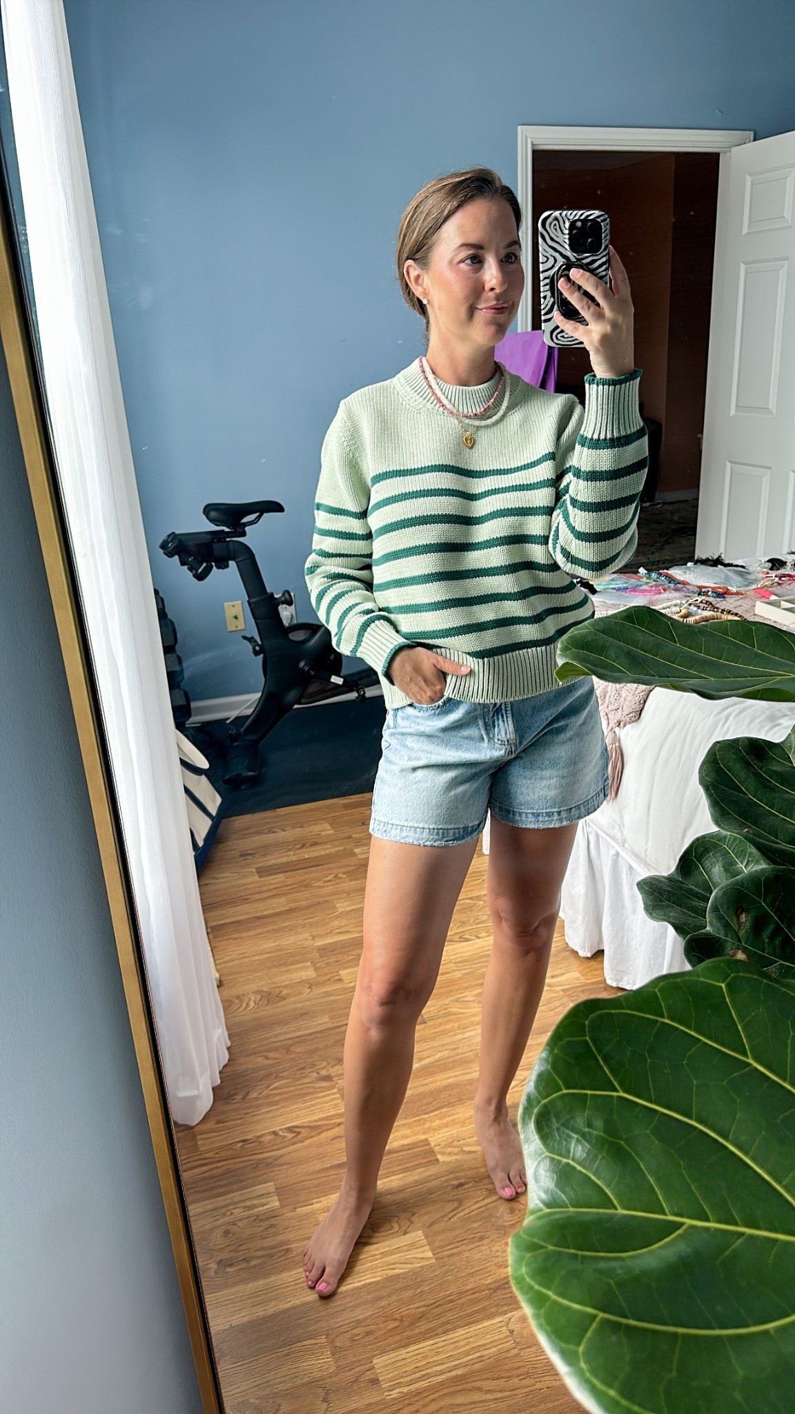 SUMMER UNIFORM 

Shorts - French Riviera, size 25
Sweater - size M (could have worn S also)

Tutto, tuttoknit, pistola denim, summer sweater 

#LTKStyleTip #LTKSummerEdit