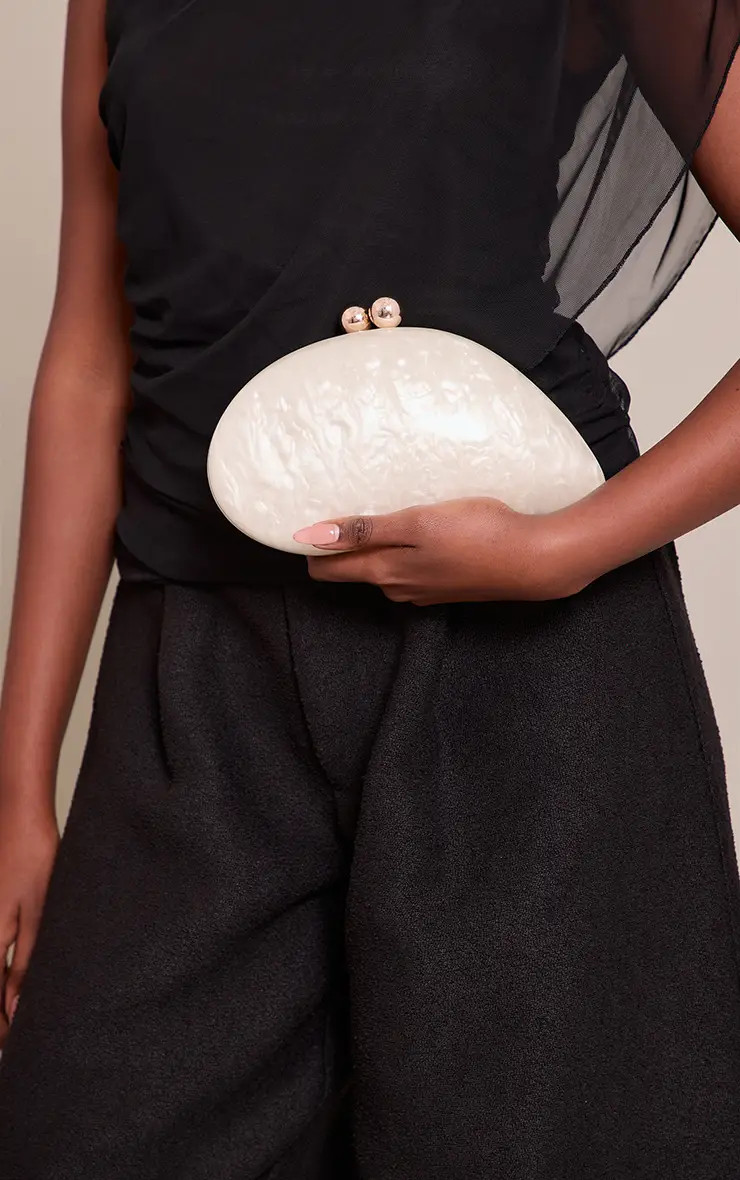 Cream Pearl Metallic Pebble Hard Clutch Bag | PrettyLittleThing UK