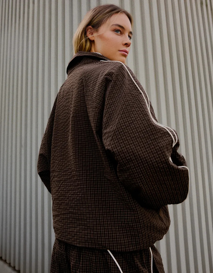 Lightweight contrast jacket - Women | Bershka RewardStyle US