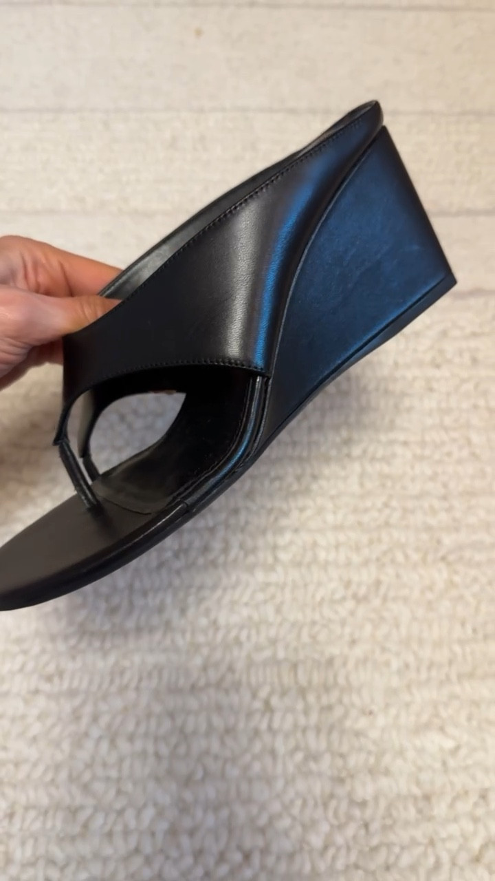 New loafers & these cute wedges for spring! My code: LAURENR20 gets you 20% off sitewide 



#LTKBeauty #LTKootd #LTKgrwm