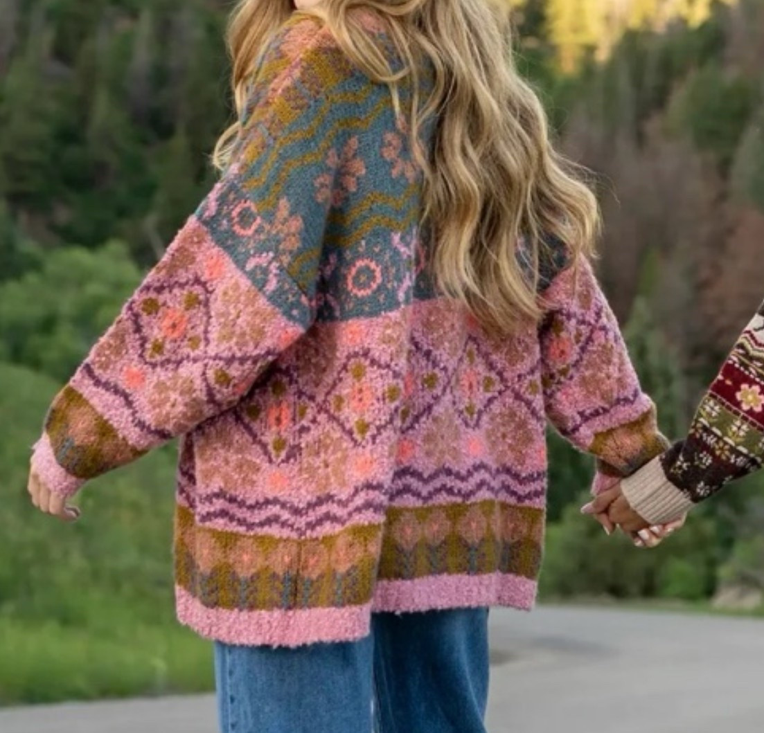 colorful and cozy cardi, linked a few more finds from this brand!

Fall style

#LTKSeasonal