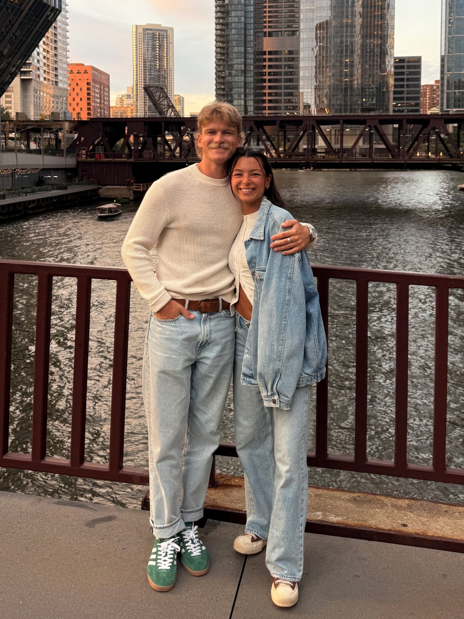 chases men’s outfit!