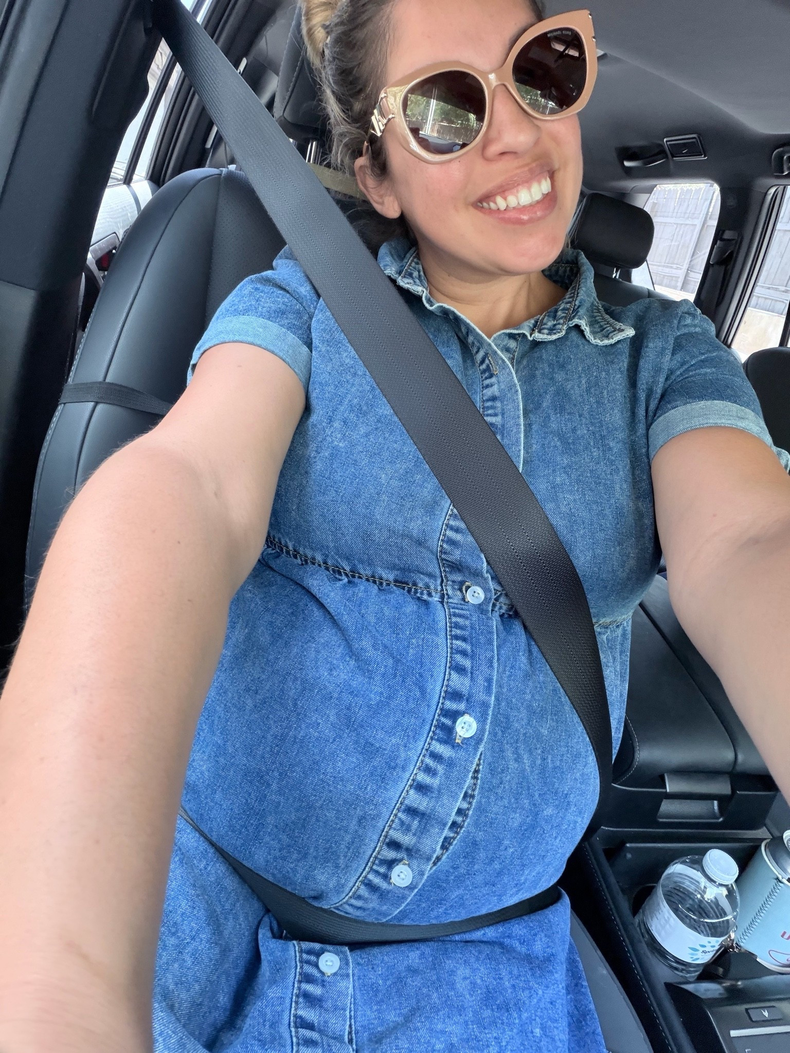 Another maternity non maternity clothes look - I’m wearing the reef blue here