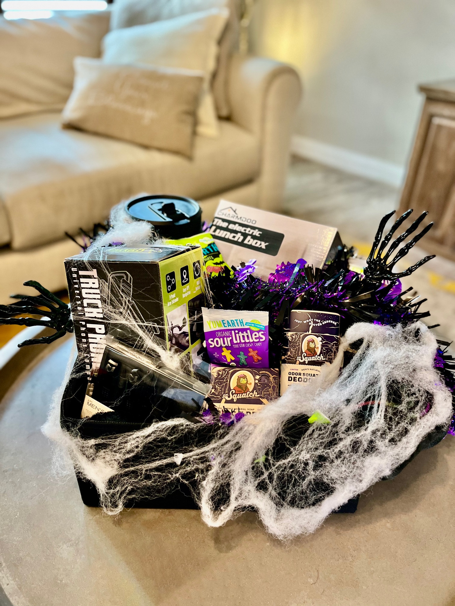 Made a #BooBasket for my trucker husband with a few essentials for the road! 👻🎃🍬 



#LTKHalloween #LTKSeasonal #LTKHoliday