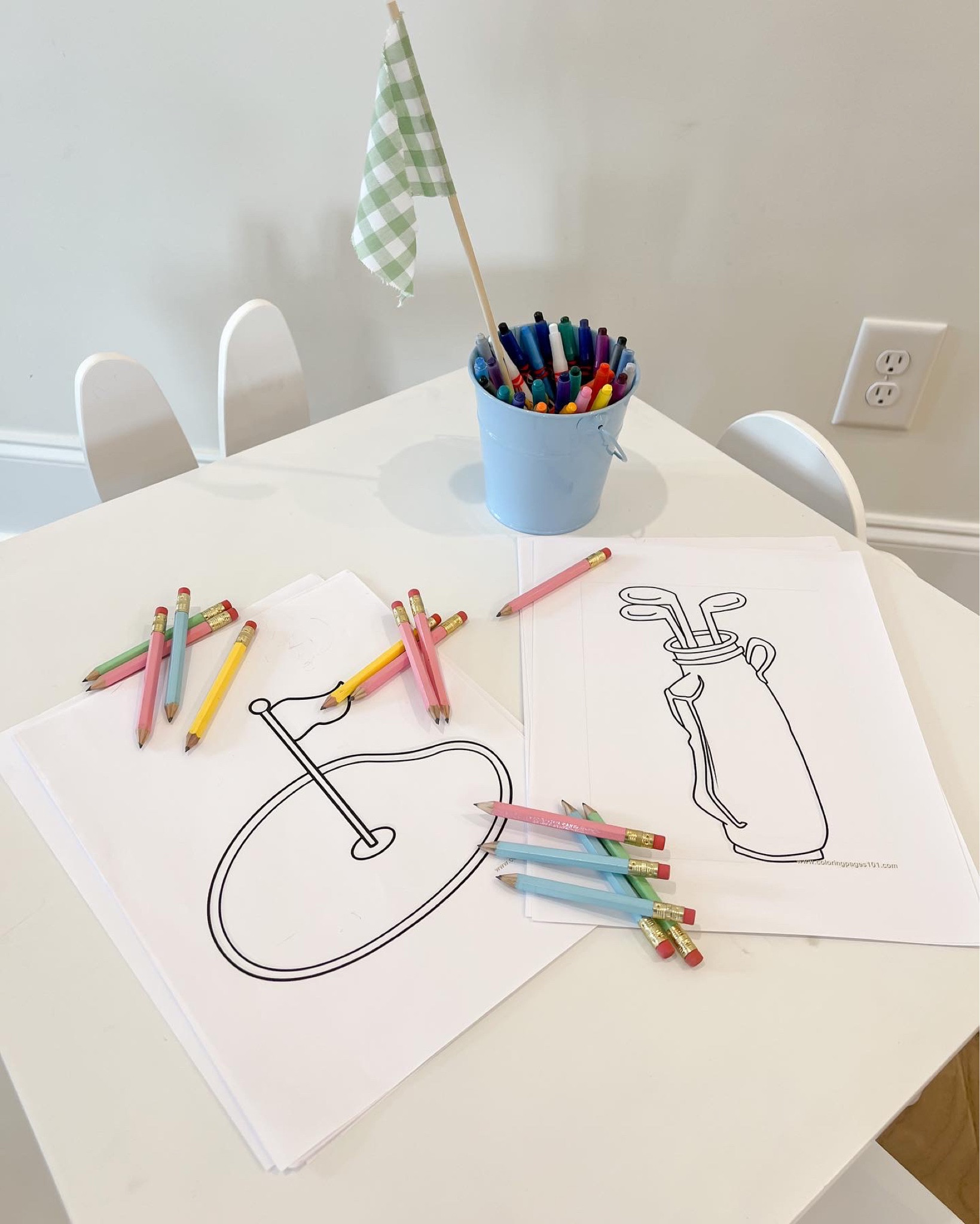 Linked our kids play table + the cute pastel golf pencils from Bowen’s par-tee ⛳️