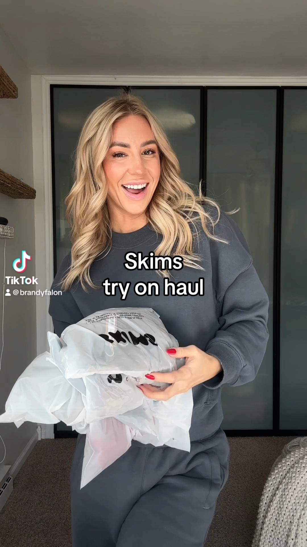 Skims loungewear haul

I got a small in all the tops and an XS in the leggings for try on video on TikTok 

#LTKSeasonal #LTKGiftGuide #LTKVideo