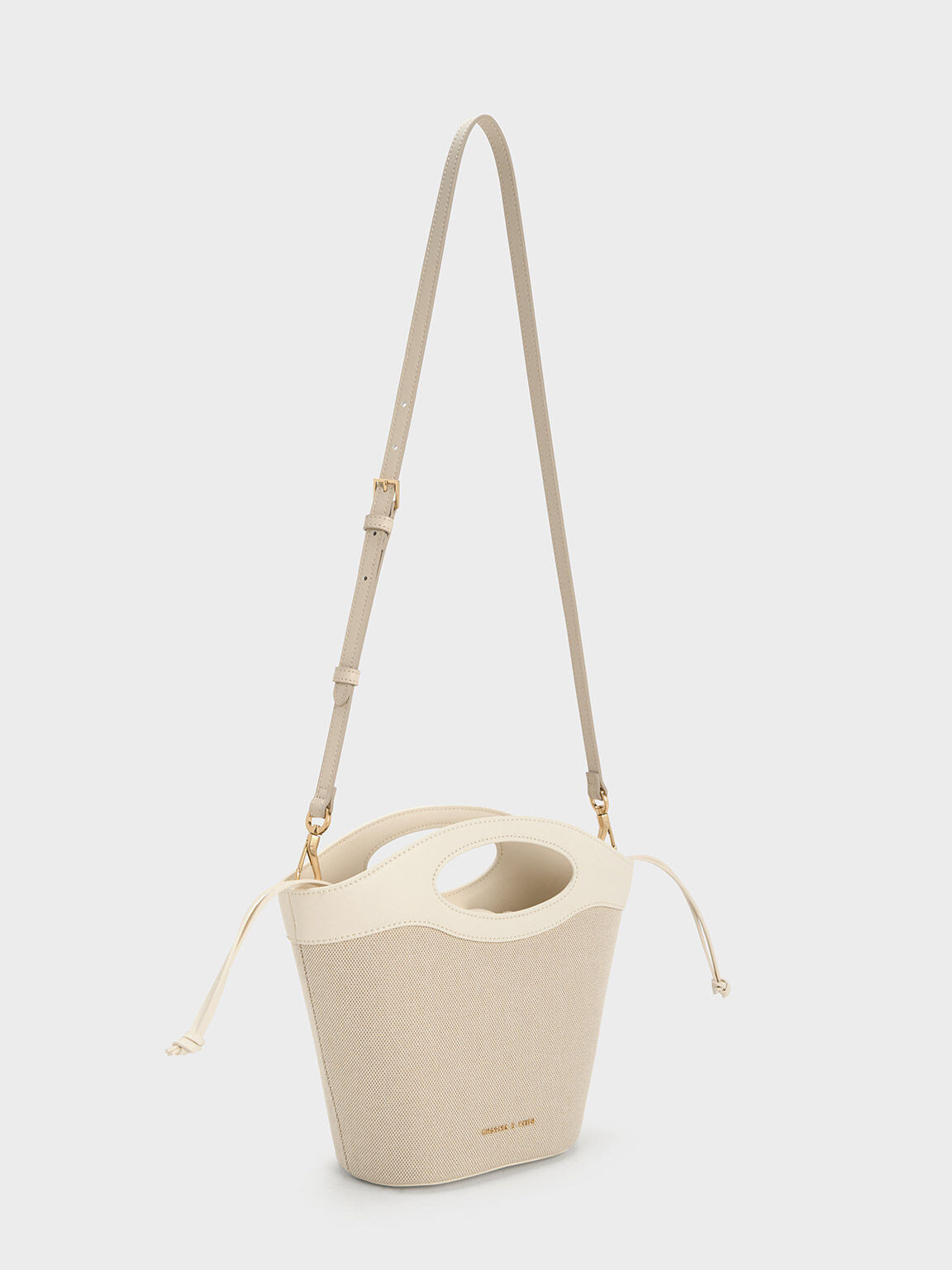 Canvas Chain-Link Curved-Handle Bucket Bag
 - Cream | Charles & Keith UK