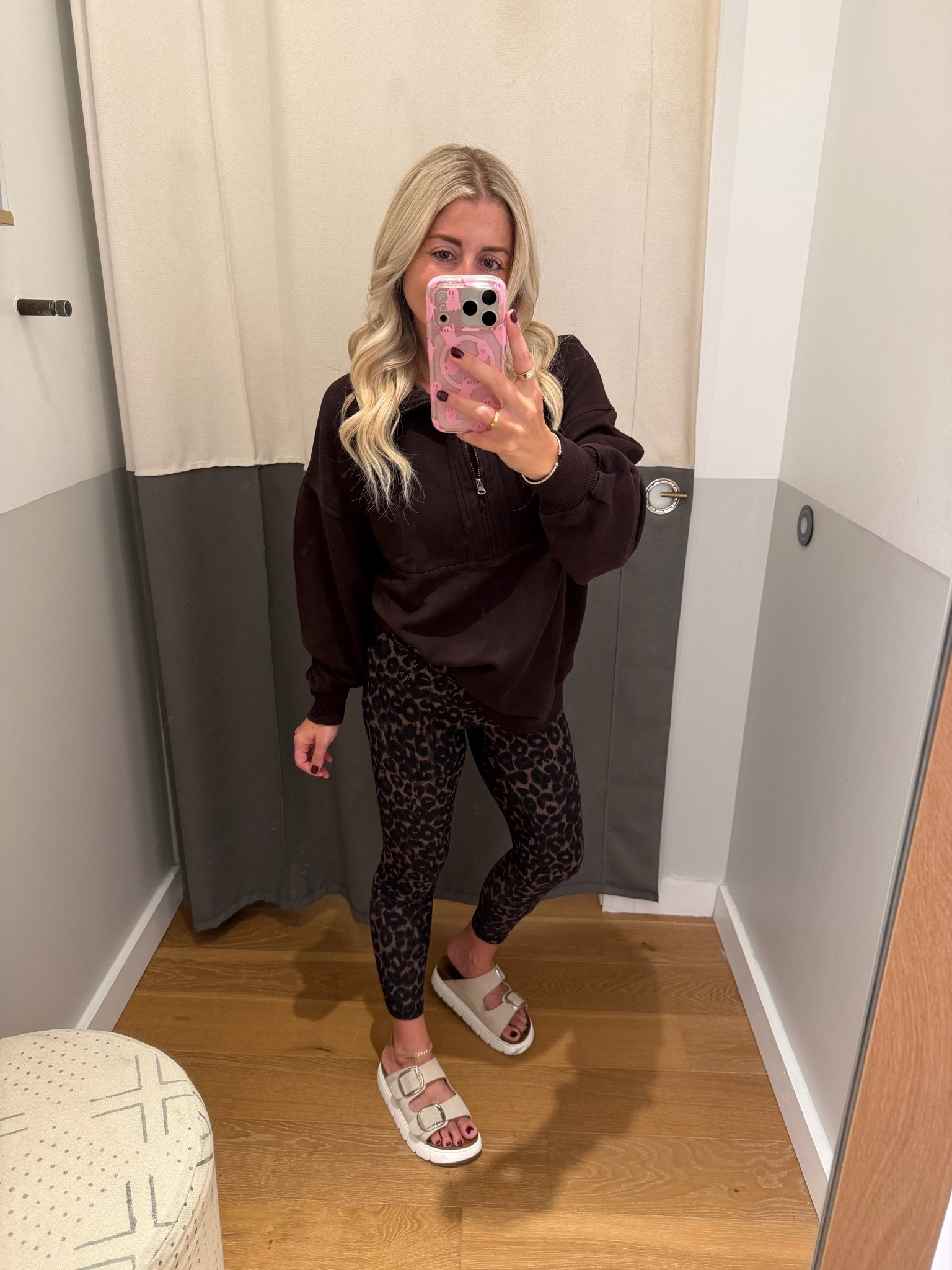 @Aerie outfit
Xxs sweater
Small leggings 
Sandals tts
Fall outfit

#LTKSaleAlert