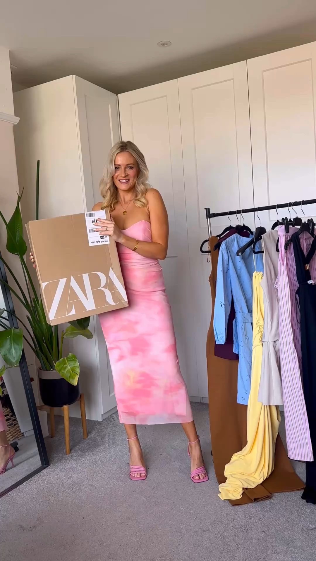 New in Zara!! The pink dress, the blue, the yellow and the black 😍😍😍 all insane! 

Zara, holiday outfits, summer dresses