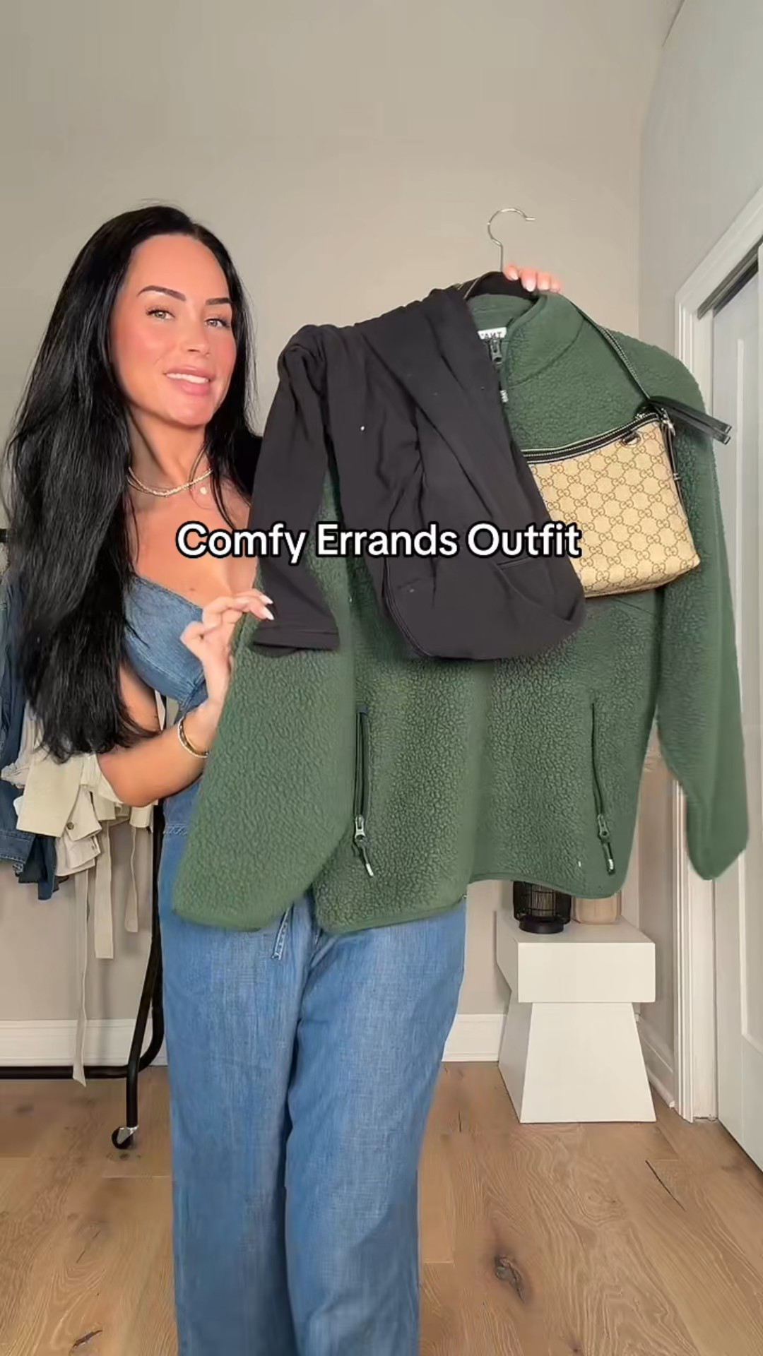 Comfy errands outfit inspo 💚 I will have my outfit 🔗 on my LTK in the outfit inspo section! 

My sizing 5’7, 145lbs, 32dd
I’m wearing size smalls, size 4 leggings 

#LTKootd #LTKActive #LTKgrwm