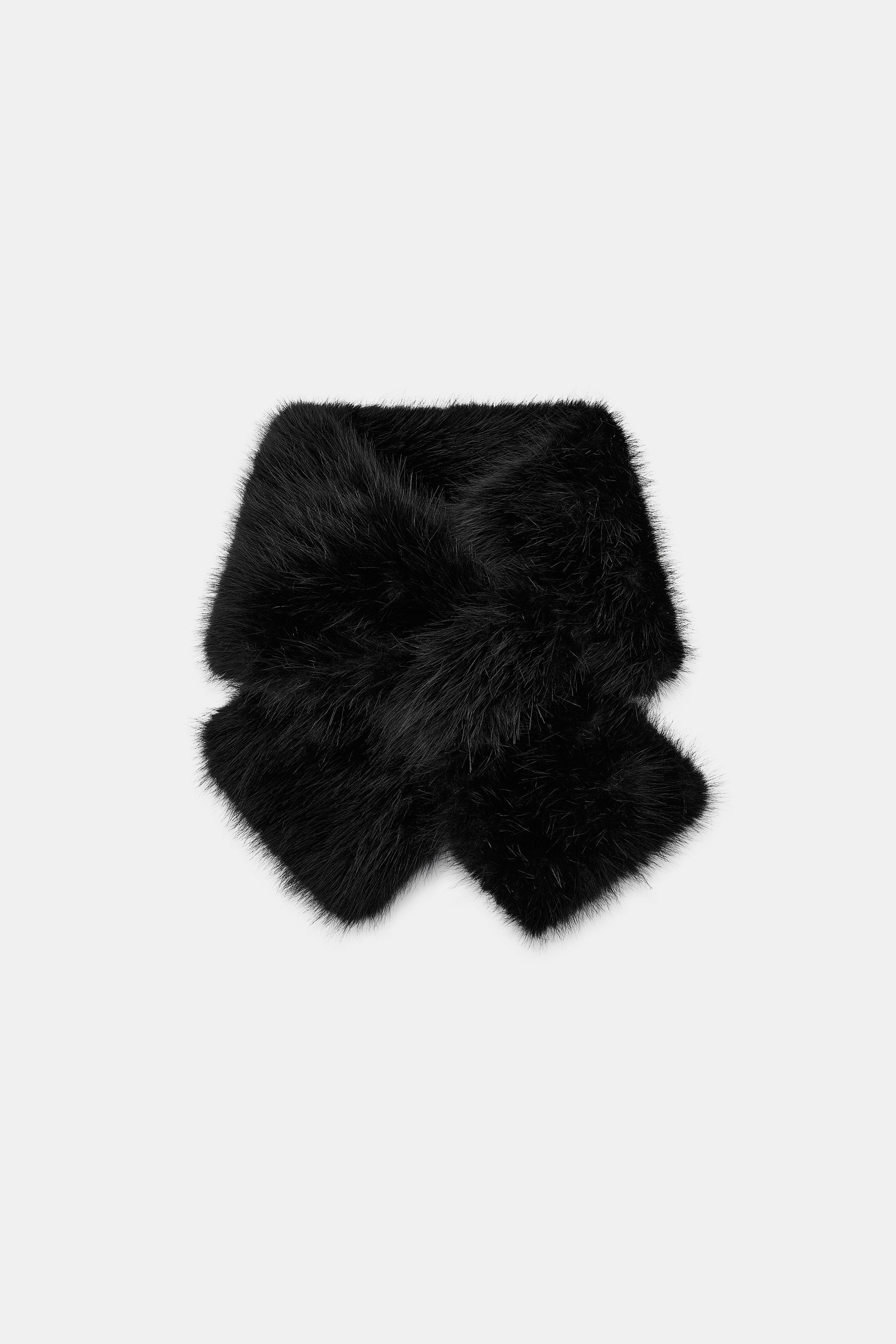 PLAIN FAUX FUR SCARF | Zara AU