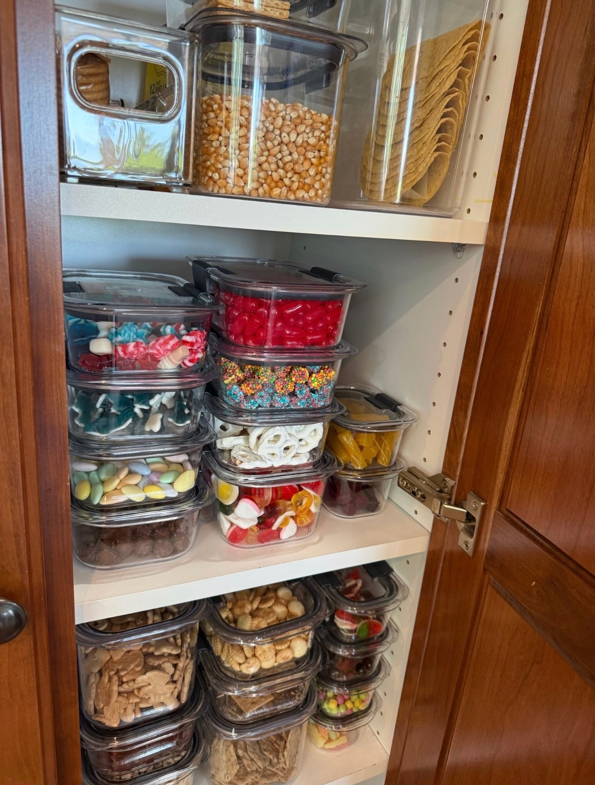 Food storage containers I love and even work for leftovers. I have so many different sized. I love that they are clear to see whats inside.




home decor, home inpso, home organization, storage, food storage, on the go

#LTKfoodie #LTKHome