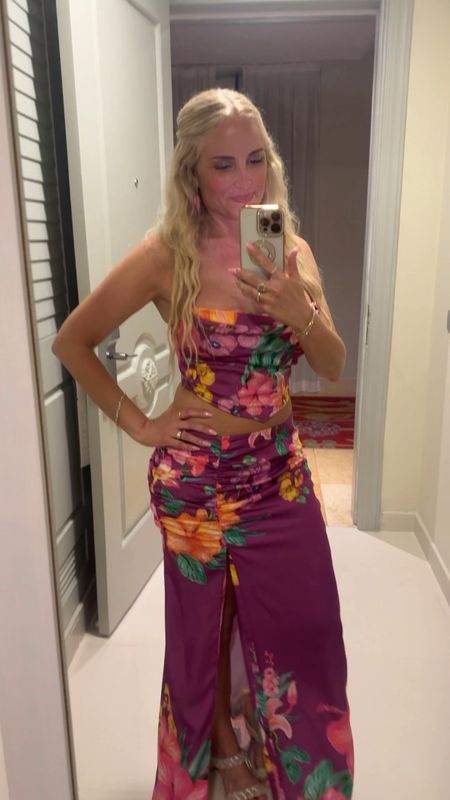 Ladies I am obsessed with this beautiful satin maxi skirt and bustier top! Such a gorgeous set for a tropical vacation!! It is sooo flattering too! 

Vacation outfit, spring break outfit, resort outfit, resort style, vacation style, resortwear, tropical print, floral print, skirt set, vacation dress, beach dress

#LTKtravel #LTKover40 #LTKstyletip
