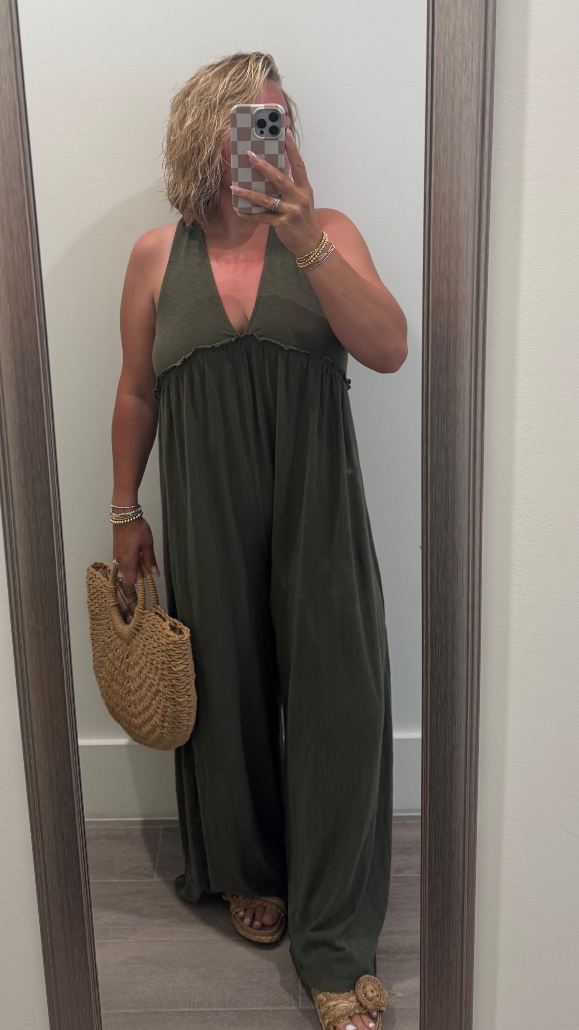 Super comfy and flowy romper! It runs big, so I recommend sizing down. I’m 5’2” and wearing a medium.

#LTKstyle #LTKsummer #LTKfitcheck #RomperSeason #ComfyCute #PetiteStyle #LTKfashion